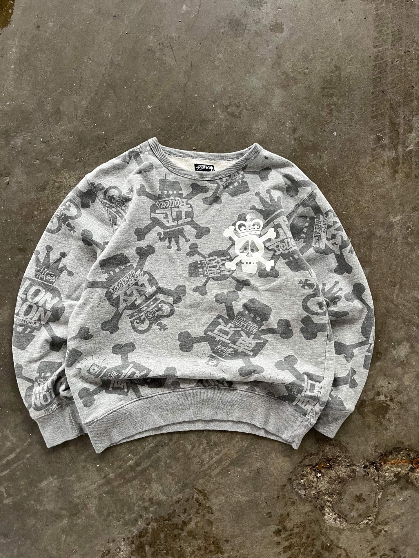 (L) Stussy AOP Skull Crewneck