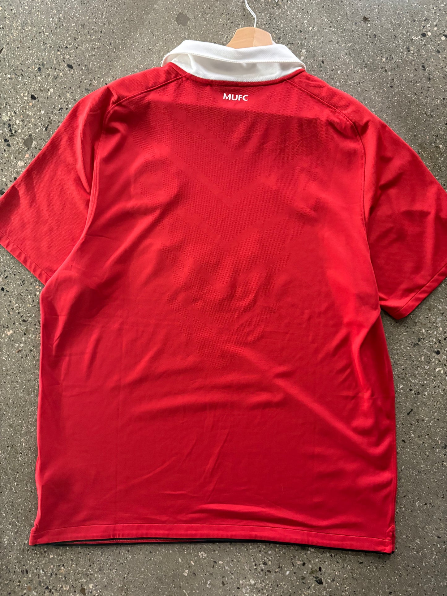 (XL) Man United 2010 / 11 Home Kit