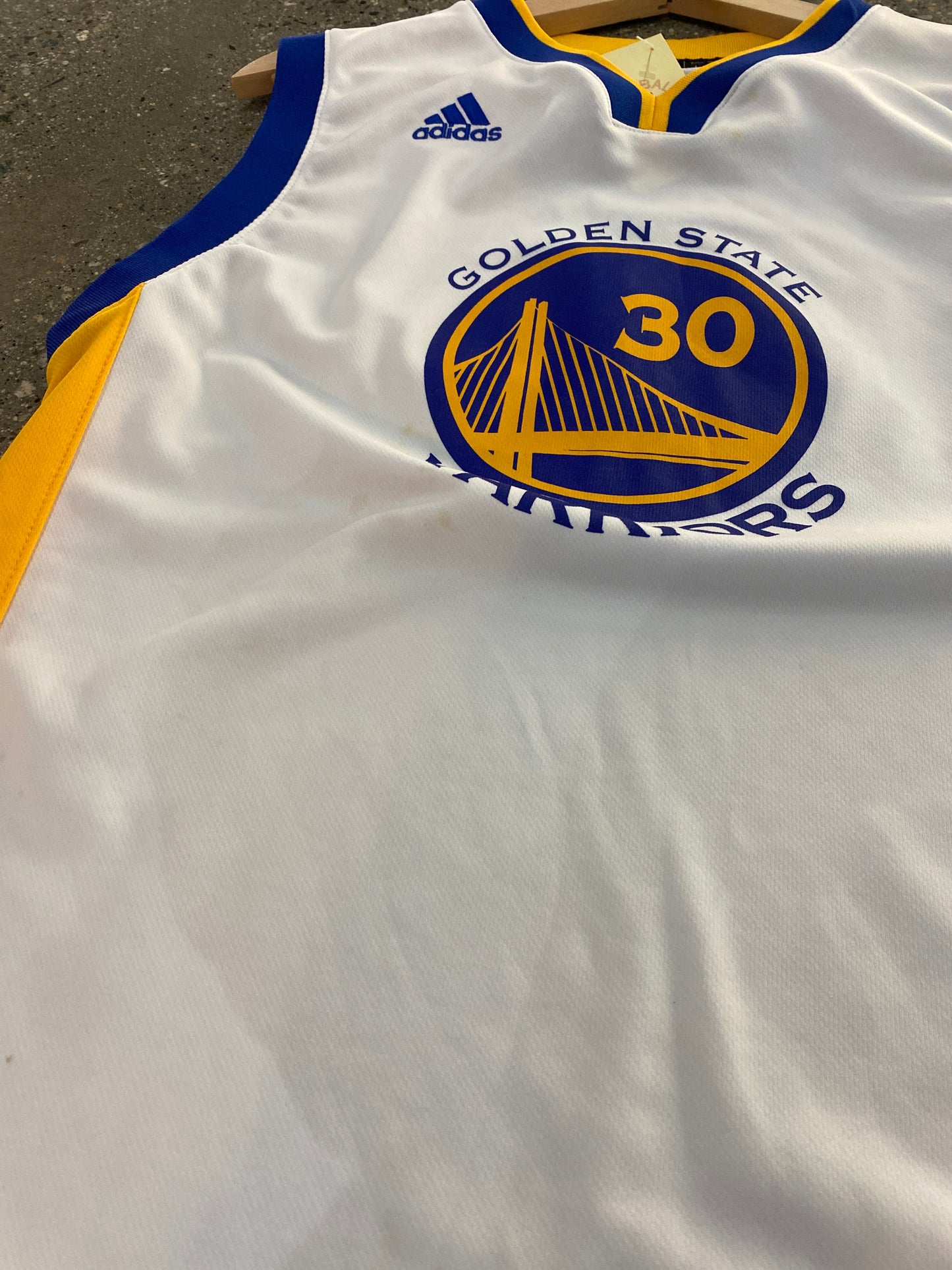 (S) GSW Stephen Curry Jersey ( stains)