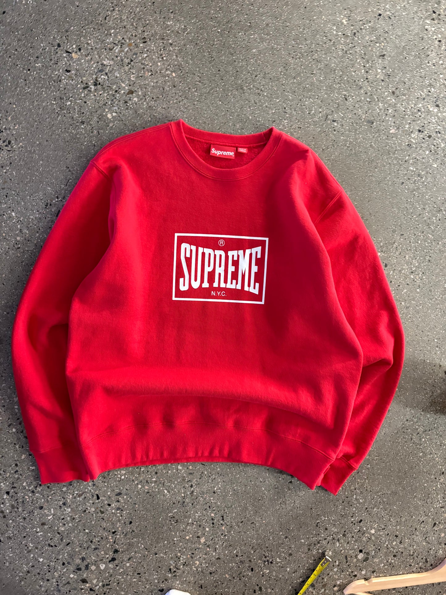 (L) Supreme FW19 NYC Sweater
