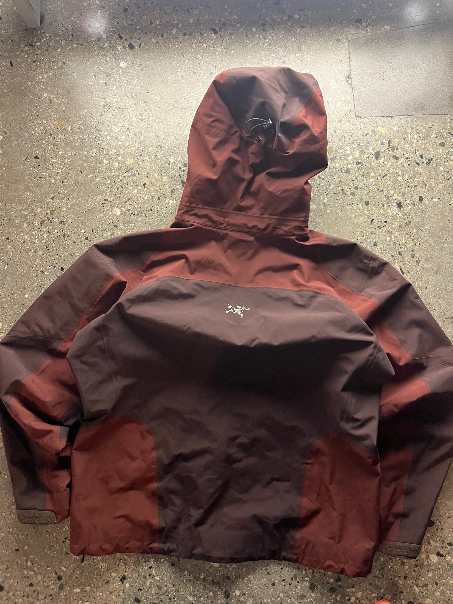 (M) 2010 Arc’teryx Sting Ray Mahogany