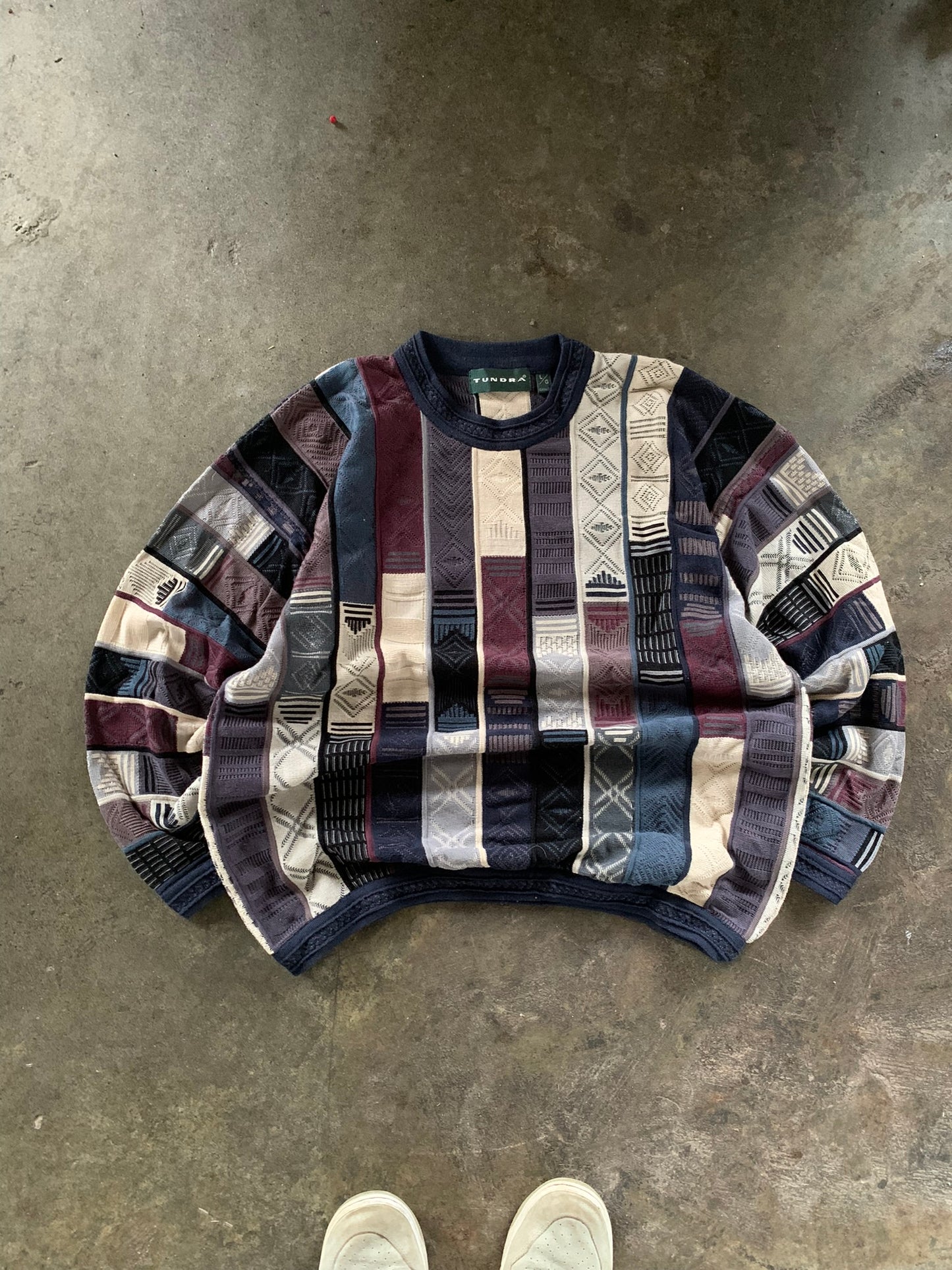 (L/XL) 90’s Tundra Pannelling 3D Coogi Knit