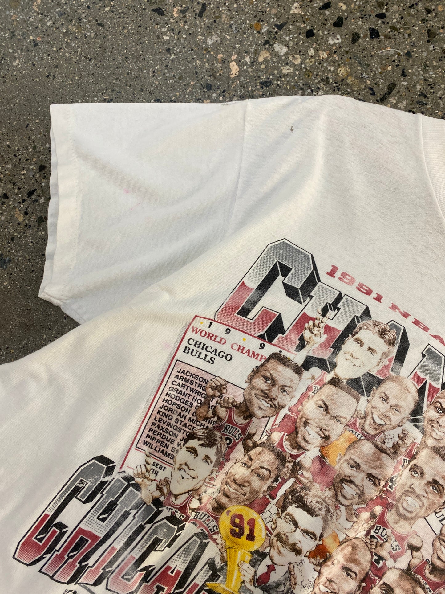 (M) 1991 Chicago Bulls Championship Bobblehead Tee ( as is )