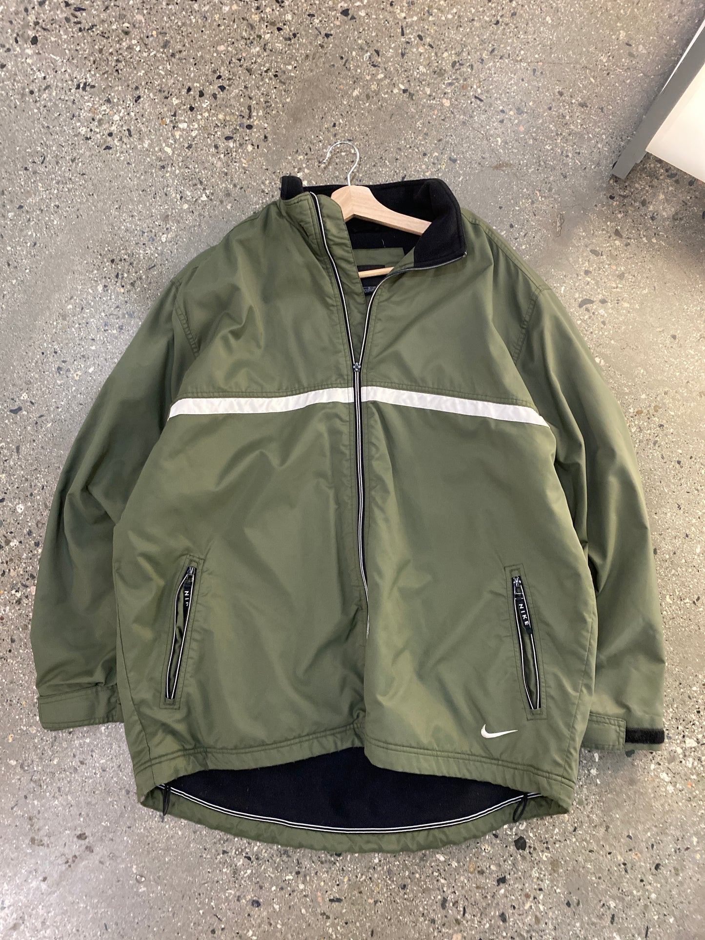 (2X) 90s Nike Jacket ( no zipper pull)
