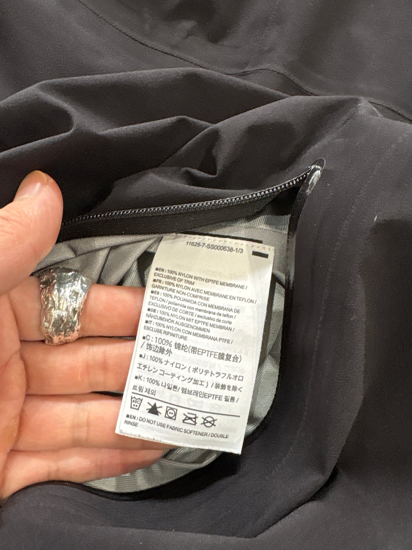 (L) Arcteryx Veilance Anorak