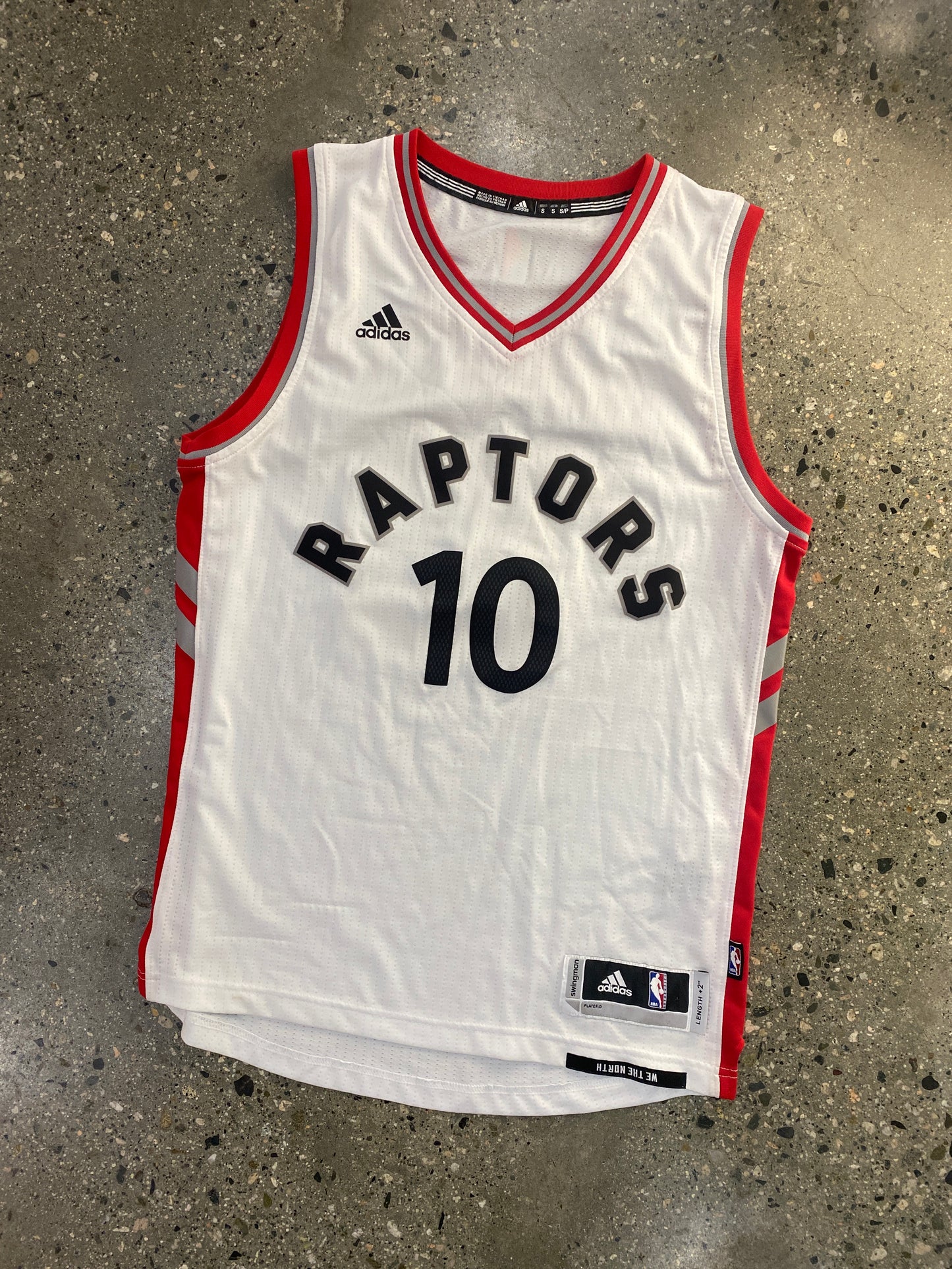 (S/M) Adidas Toronto Raptors Demar Derozan Jersey
