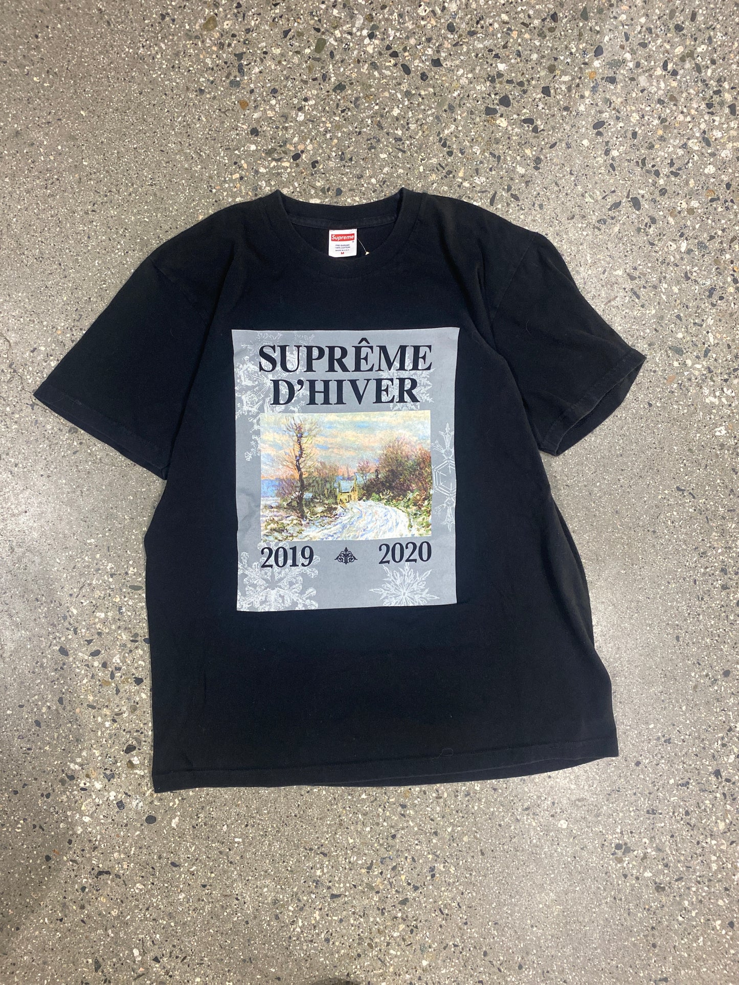 (M) Supreme D’hiver Tee
