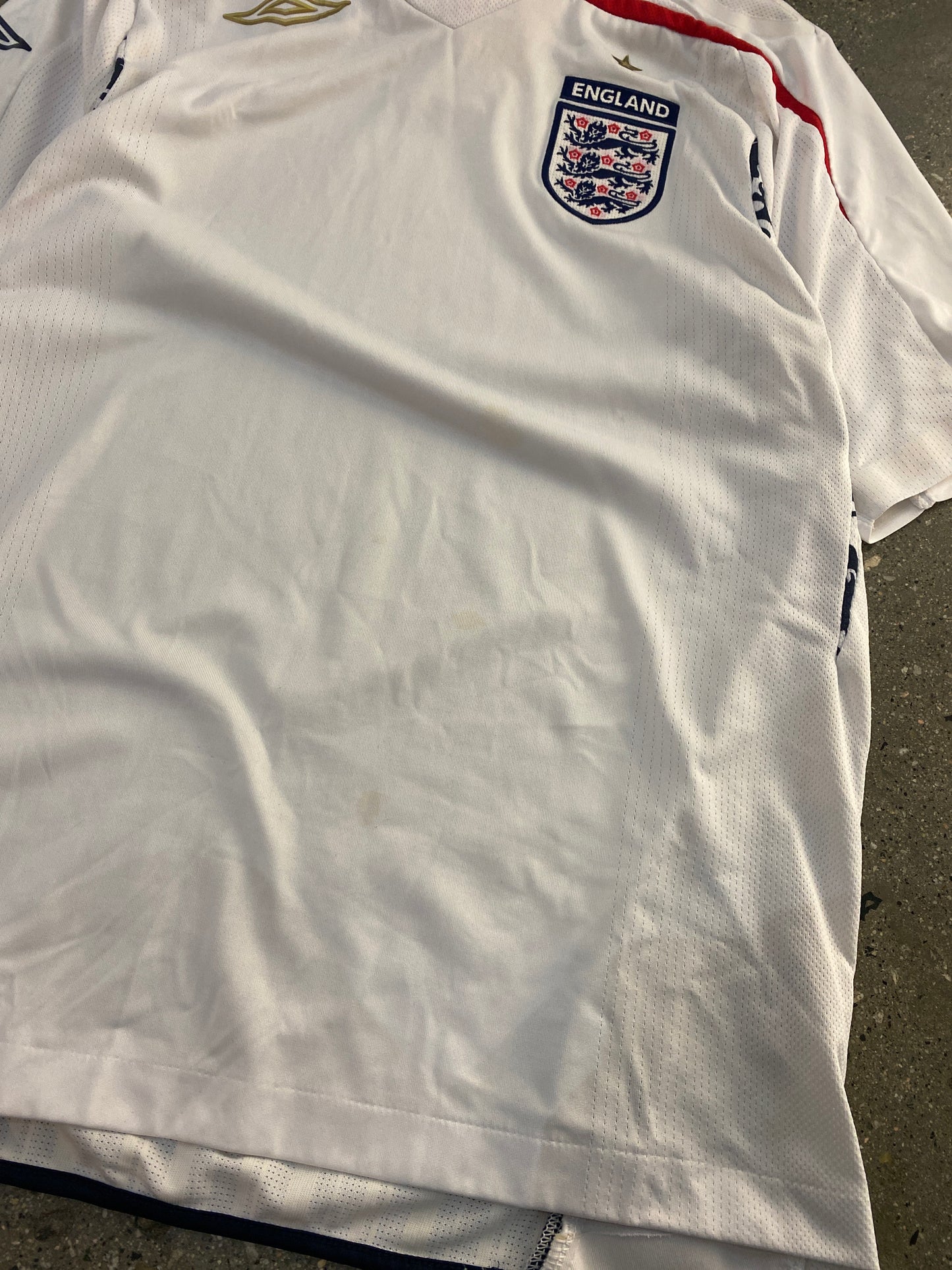 (S/M) 07 - 09 England Umbro Kit ( Stains )
