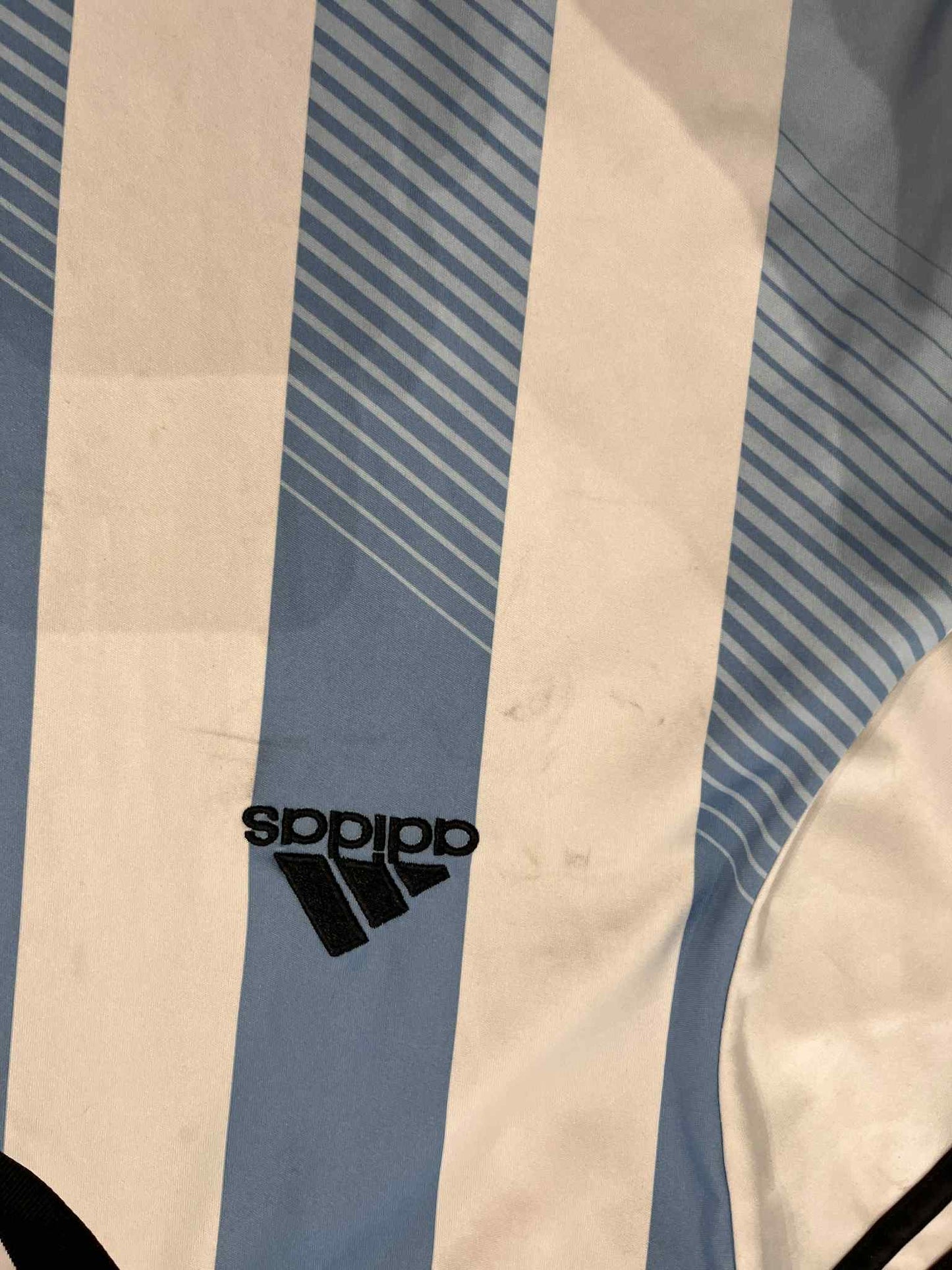 (M/L) Adidas Argentina Kit ( Stains )