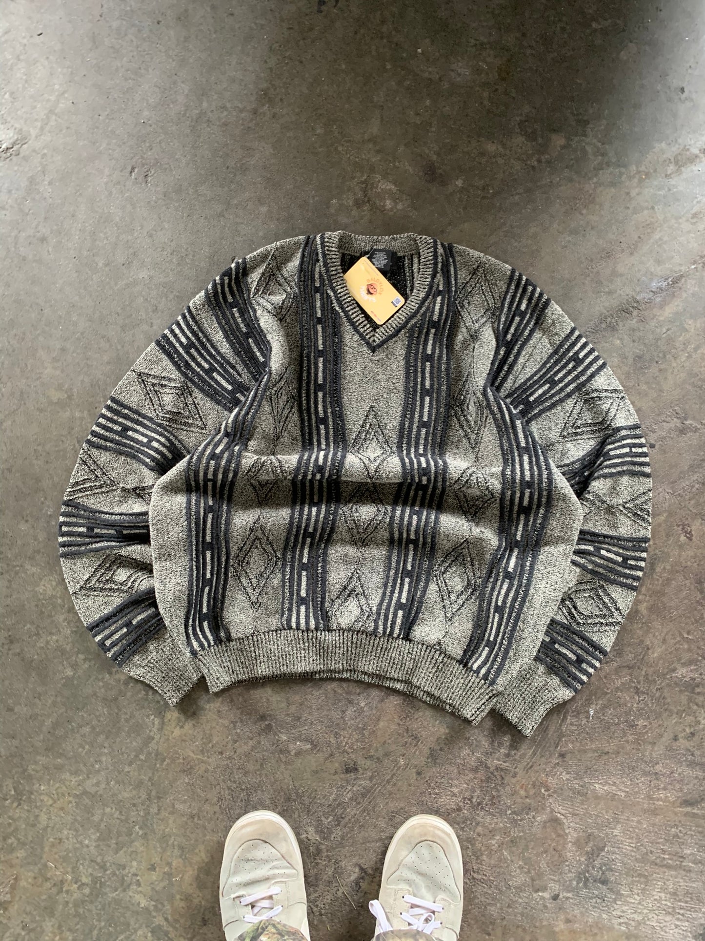 (L/XL) 90’s Tosani Coogi Style V Neck