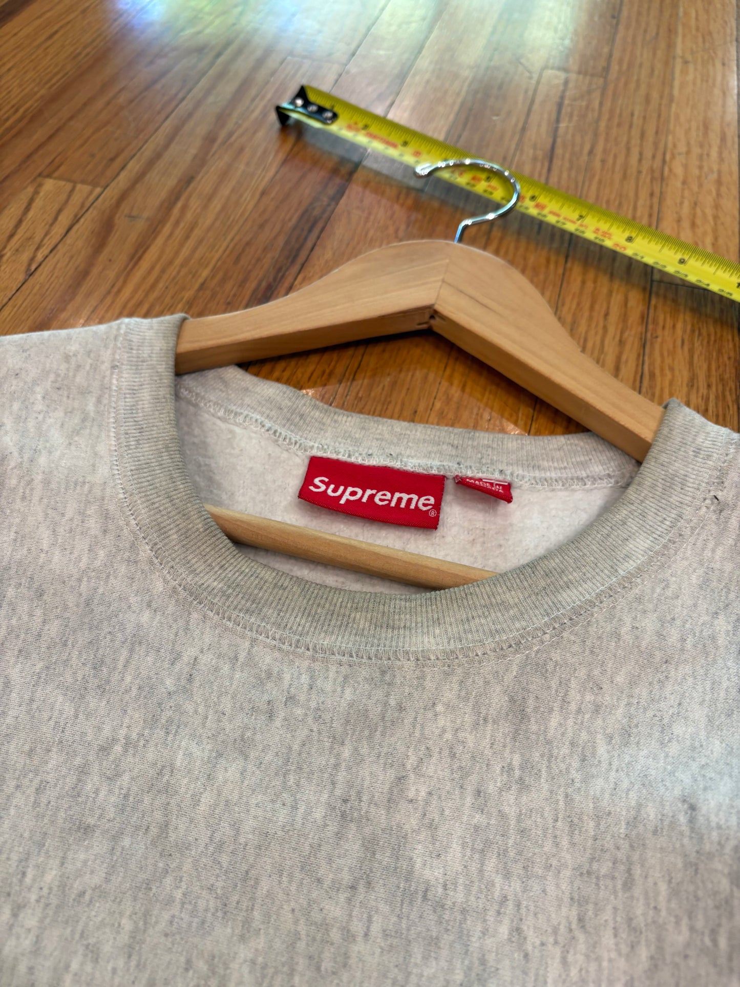 (L) Supreme Script Crewneck ( Staining )