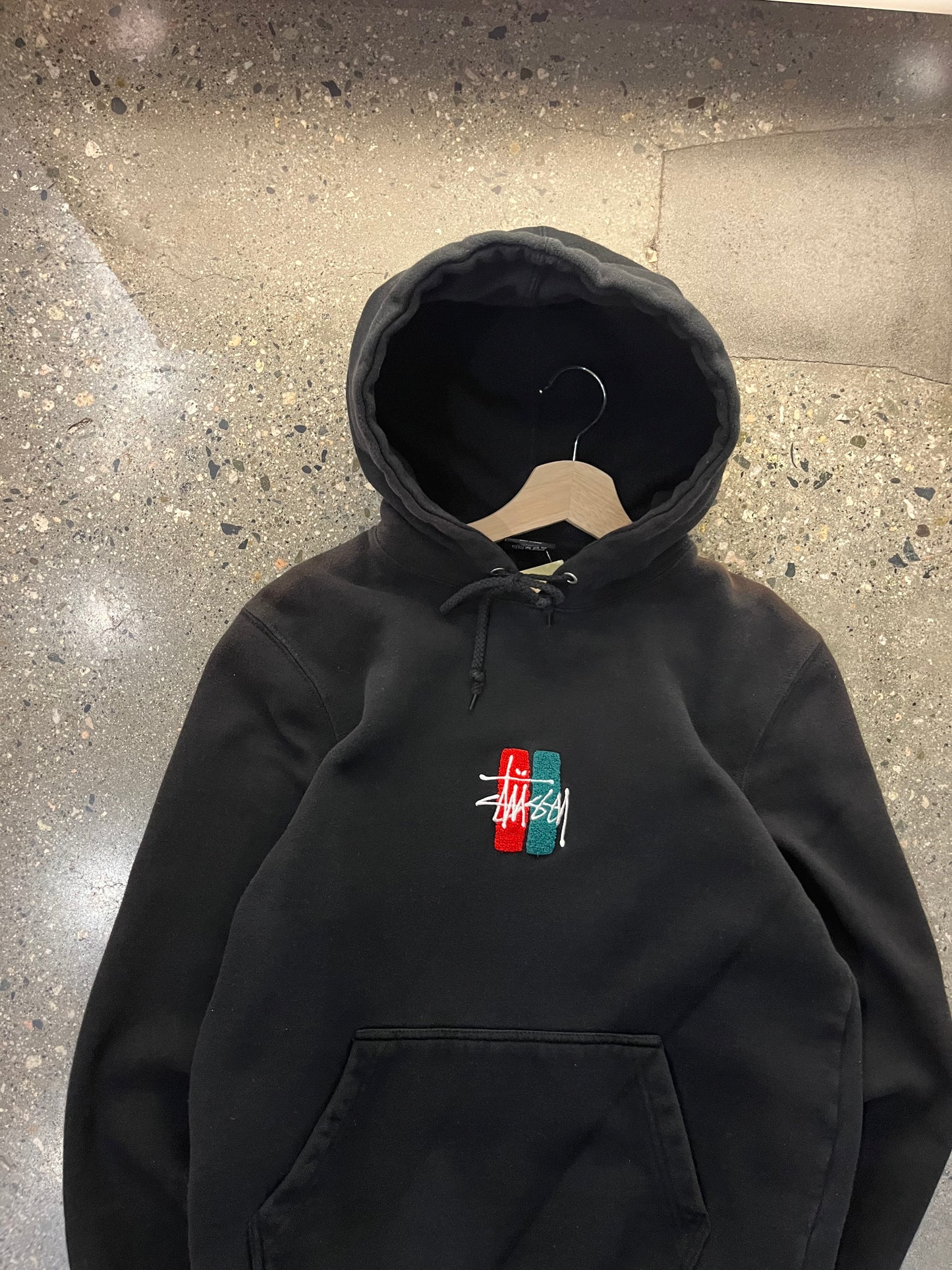 (M) uvic18 - stussy box logo