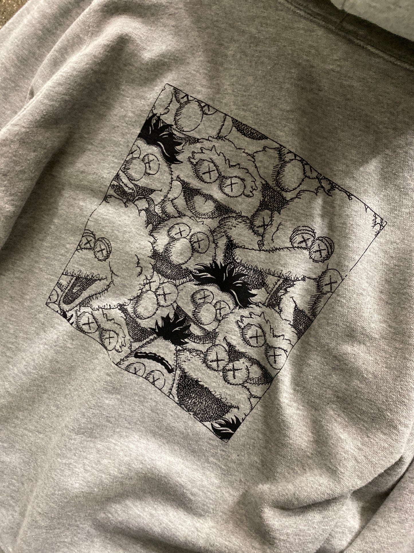 (s) UT x Kaws Light Hoodie