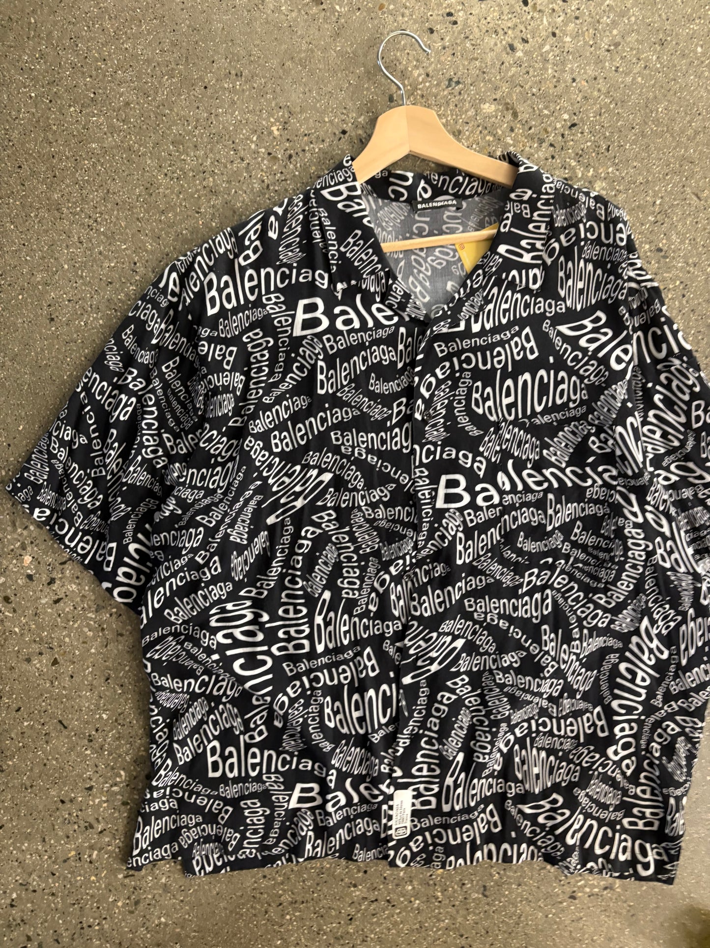 (XL) Balenciaga Button up