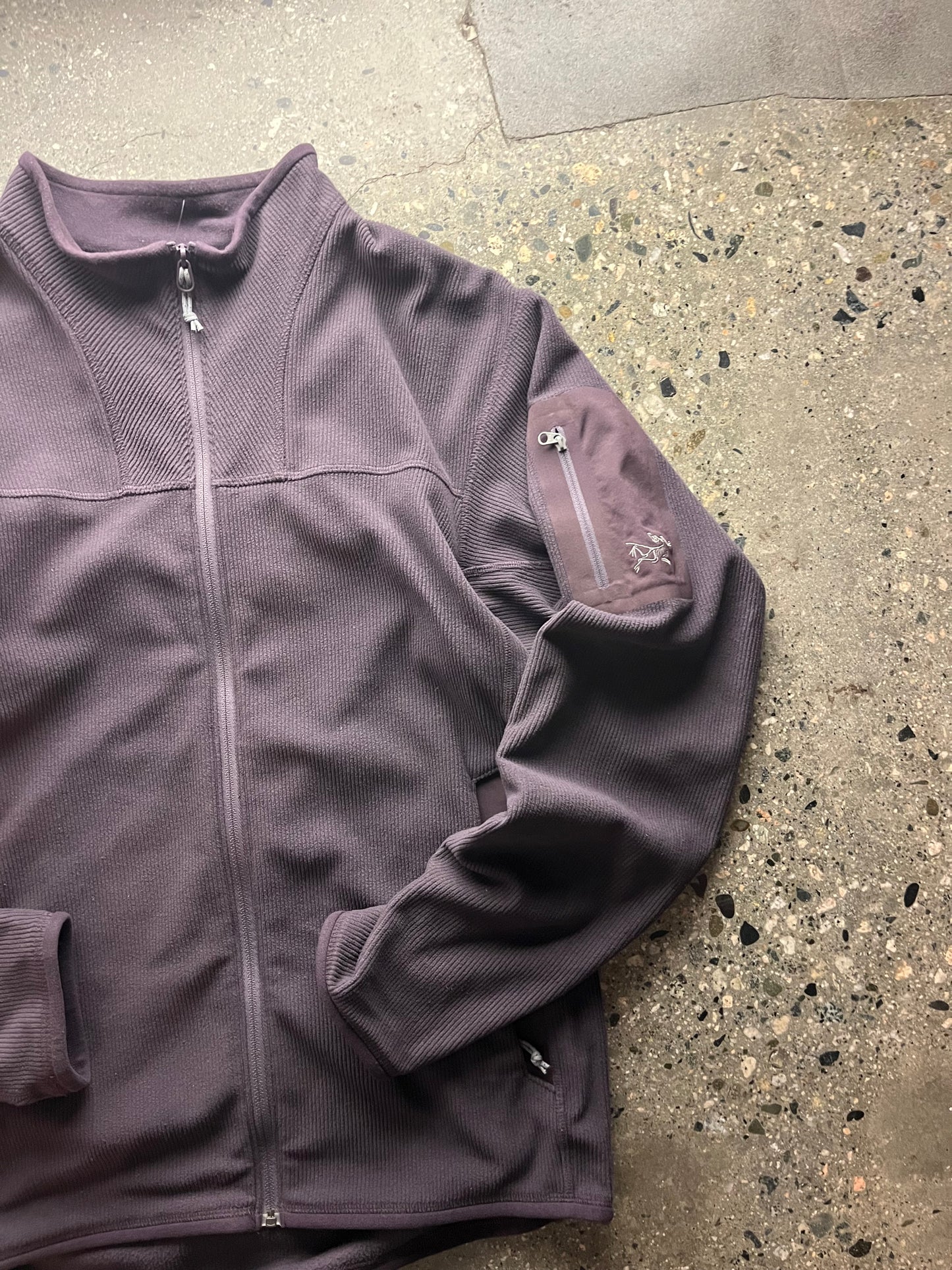 (M) Arc’teryx Zip Brown