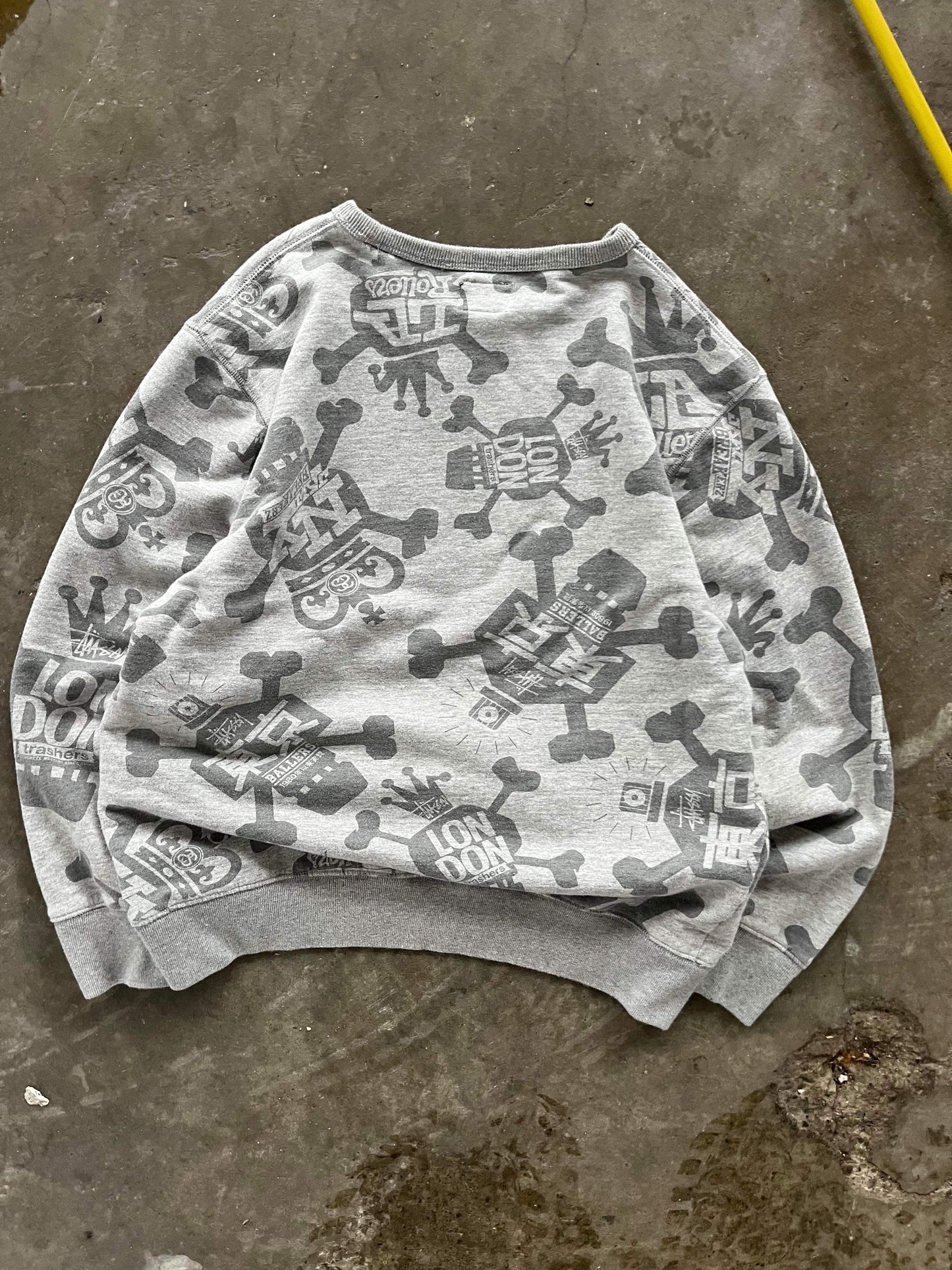 (L) Stussy AOP Skull Crewneck