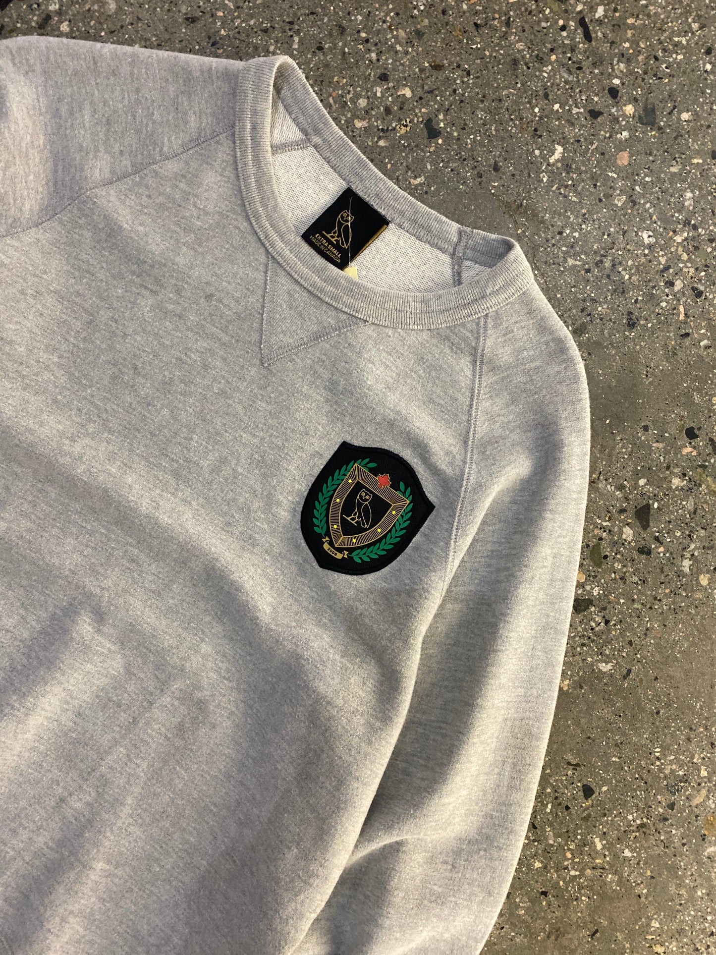 (XS) OVO Badge Crewneck