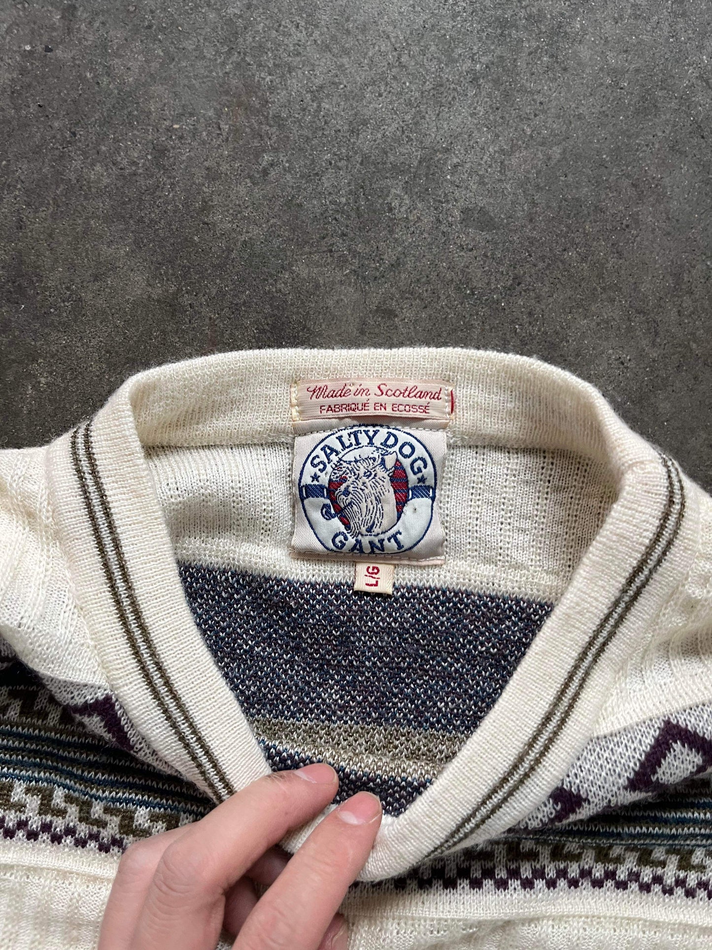 (L) Vintage Patterened Knit