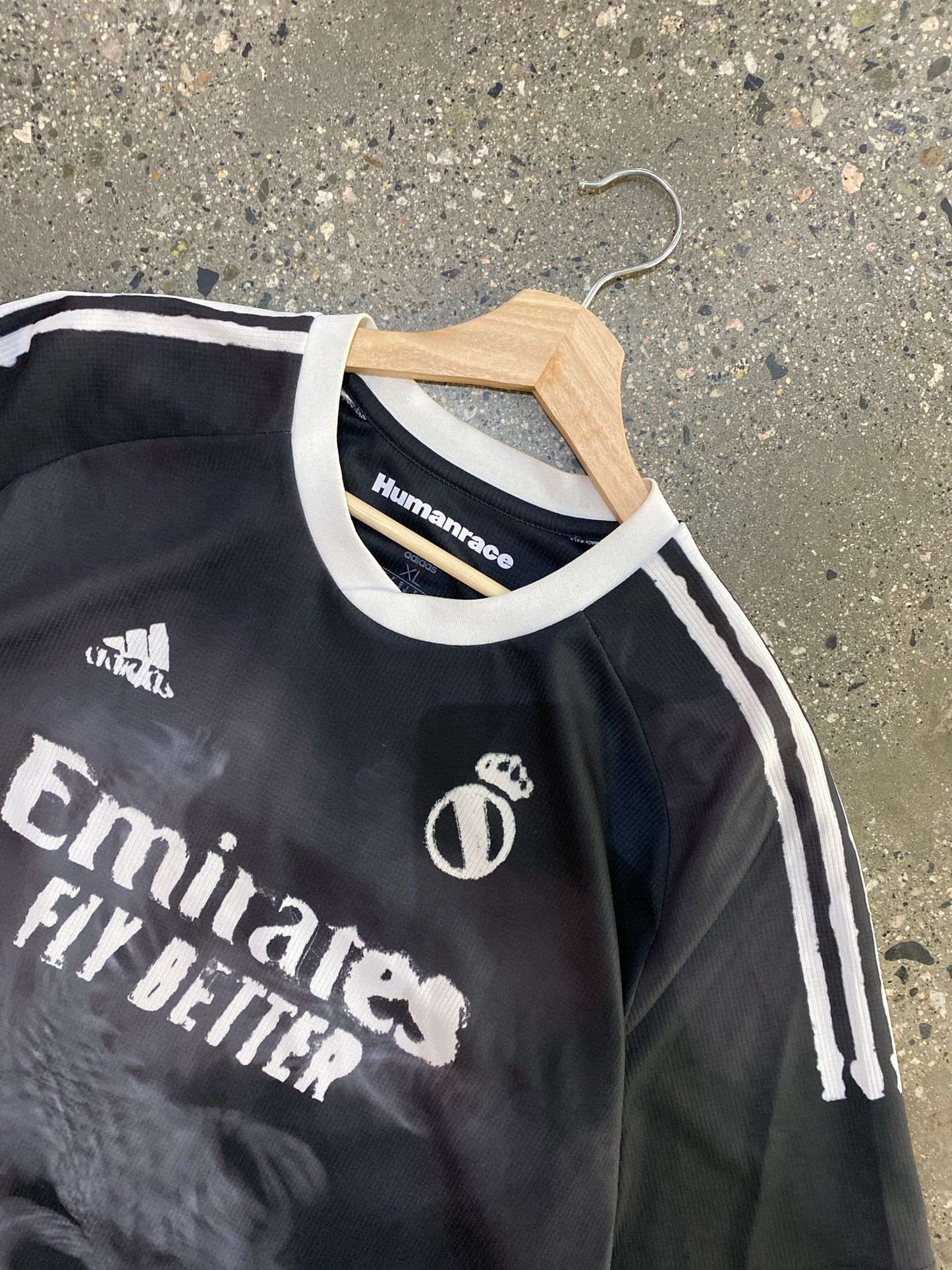 (XL) Real Madrid Humanrace Pharell Kit Jersey