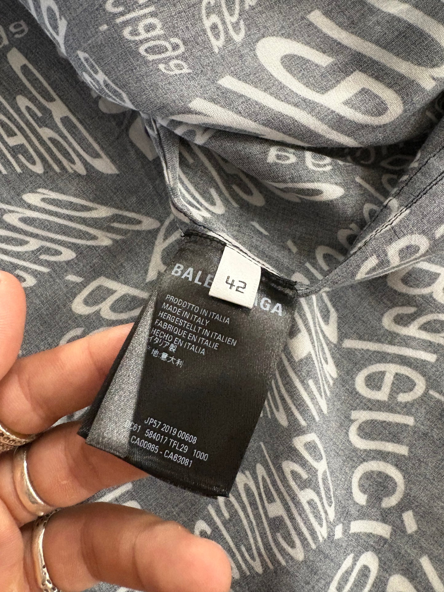 (XL) Balenciaga Button up
