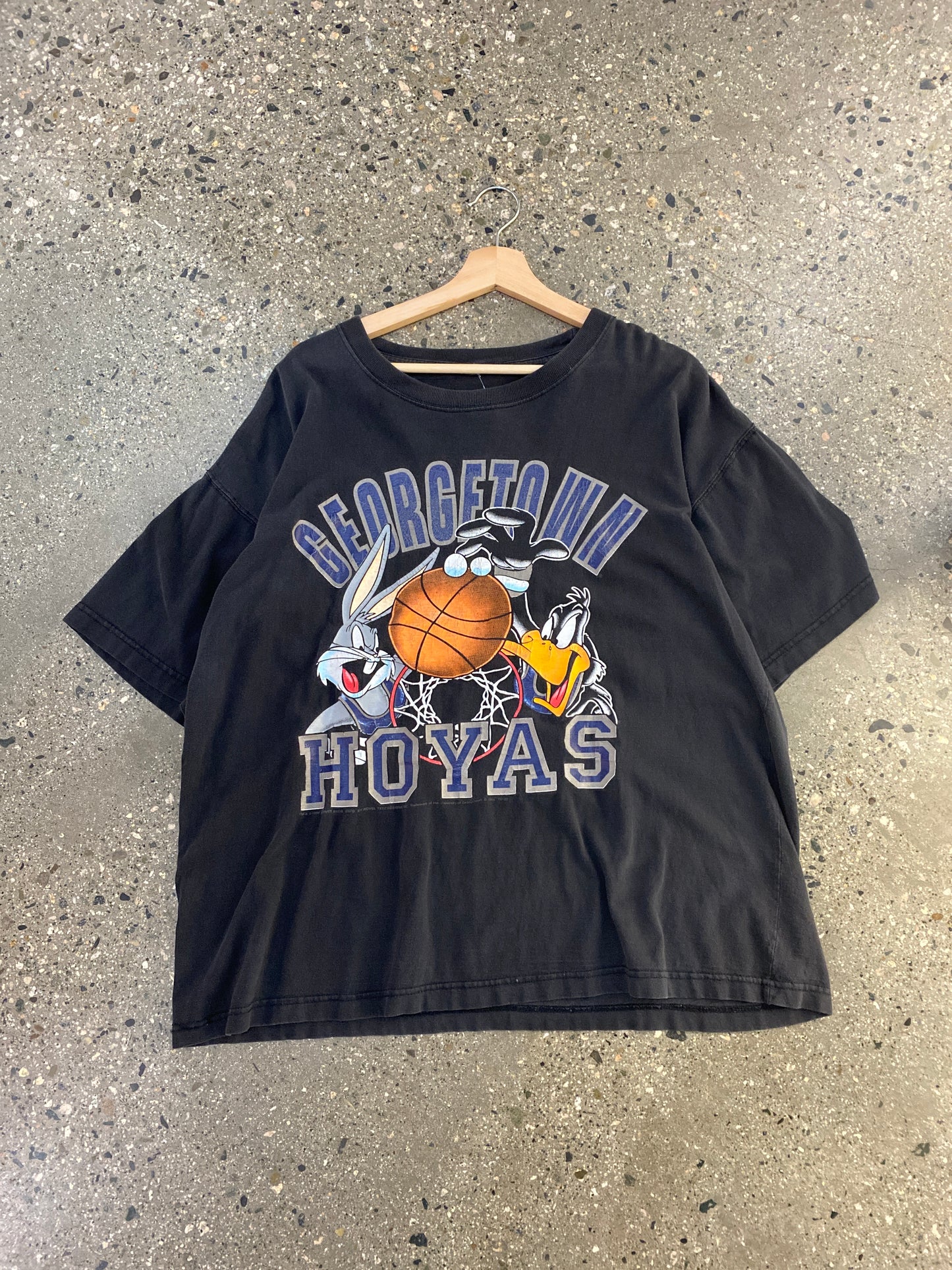 (XL) 94’ Georgetown Hoyas Looney Tunes