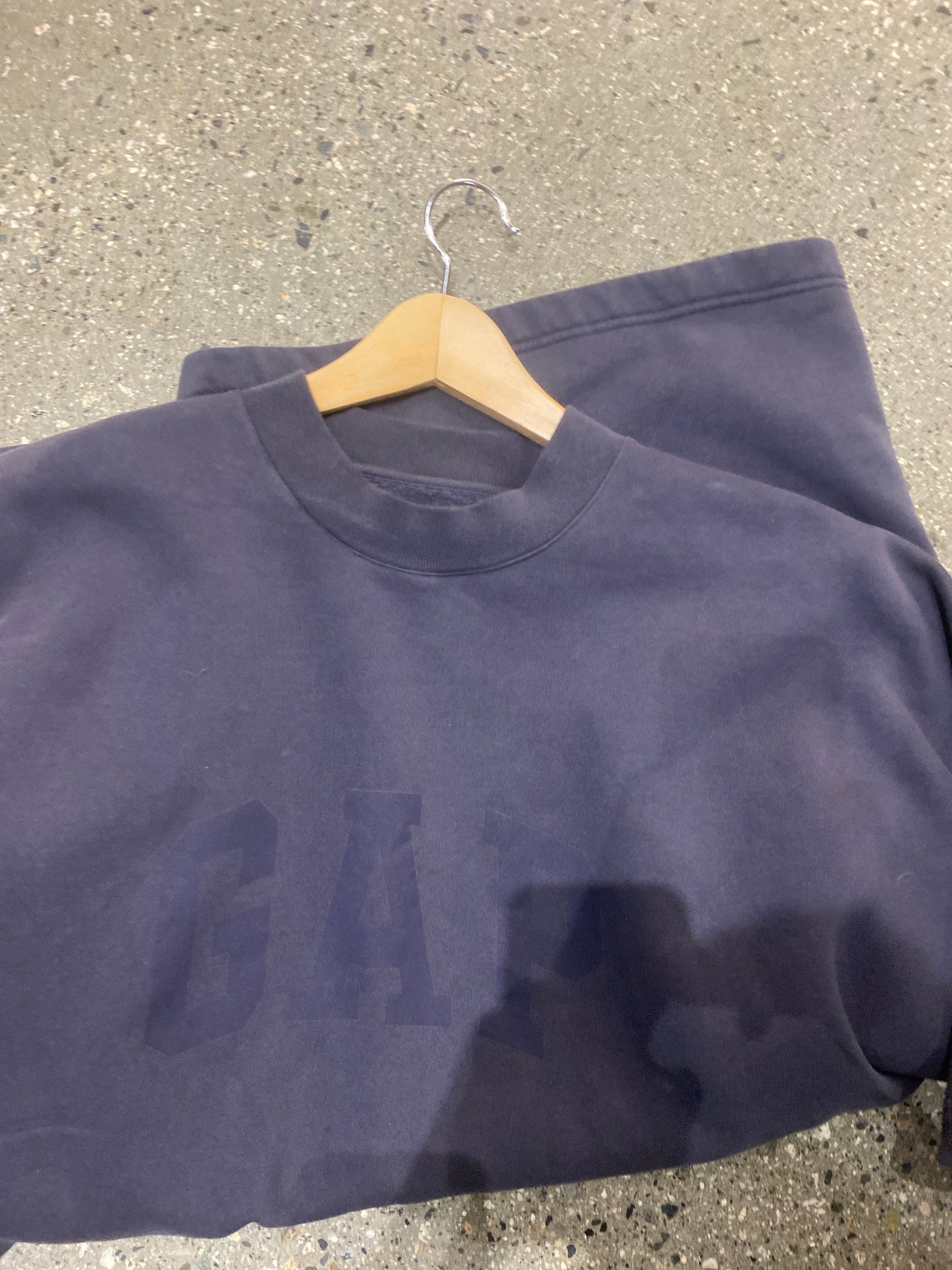 (2X) Yzy Gap Crewneck Tee