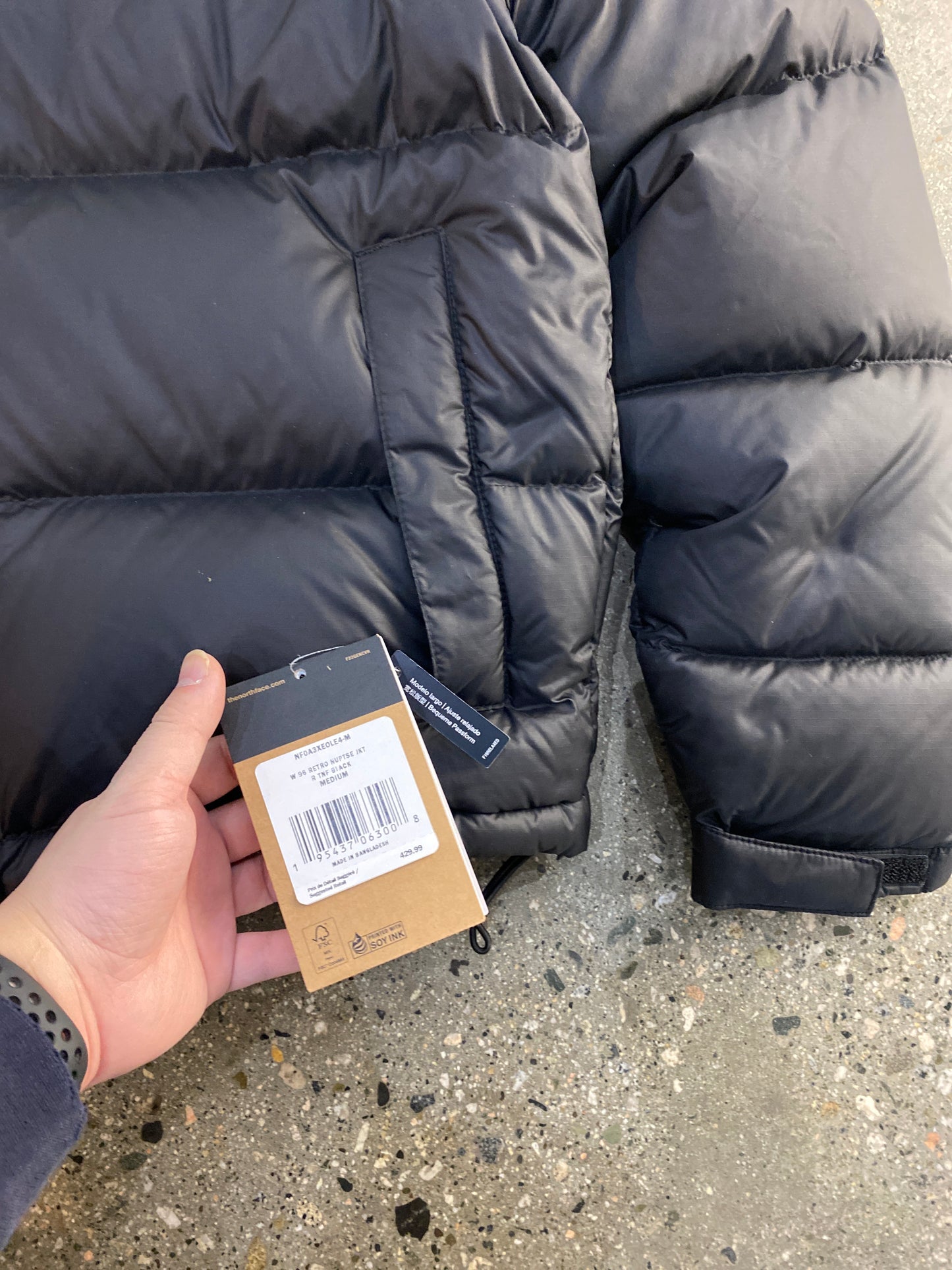 (womens m) BNWT The North 700 Puffer ( Retails for $429.99)