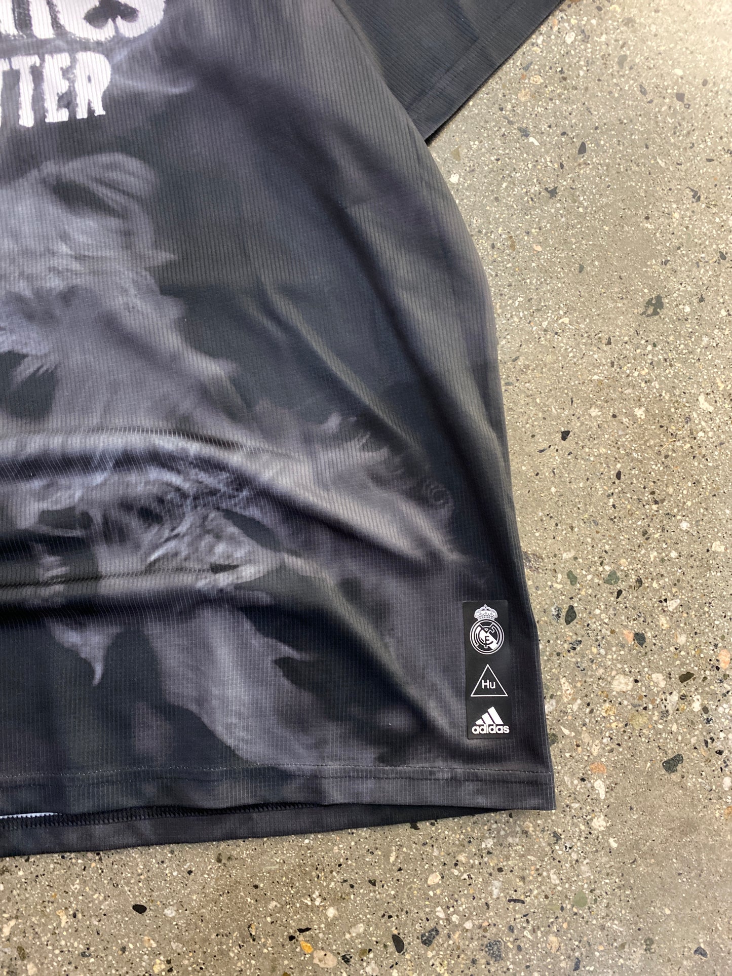 (XL) Real Madrid Humanrace Pharell Kit Jersey