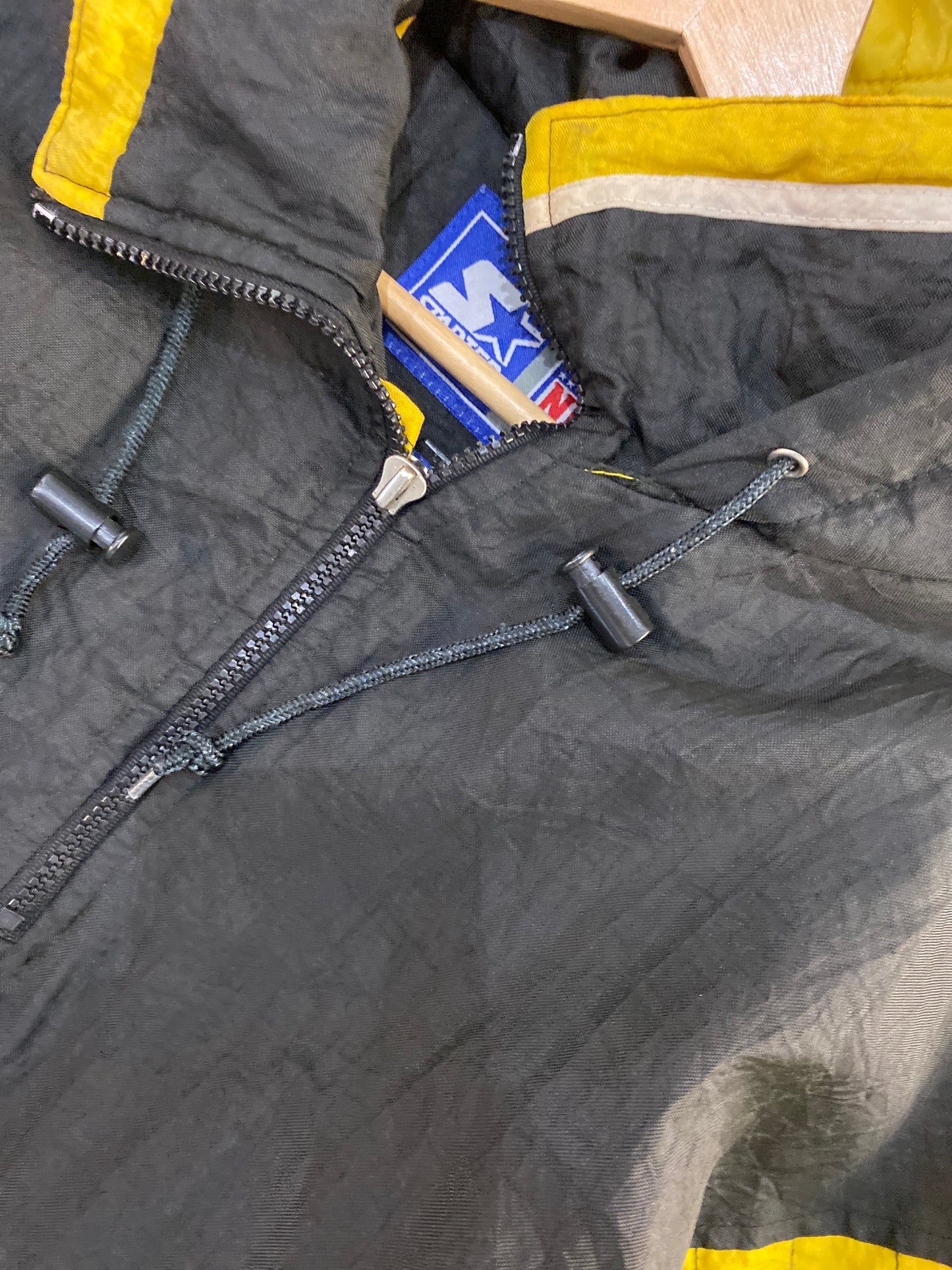 (L) Starter Steelers Jacket ( no zipper pull)