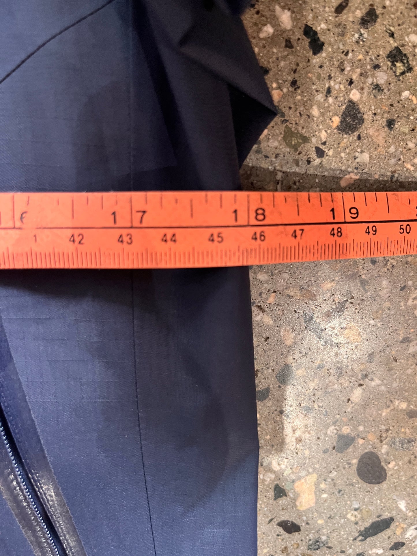 (Womens S) Navy Arcteryx Beta LT