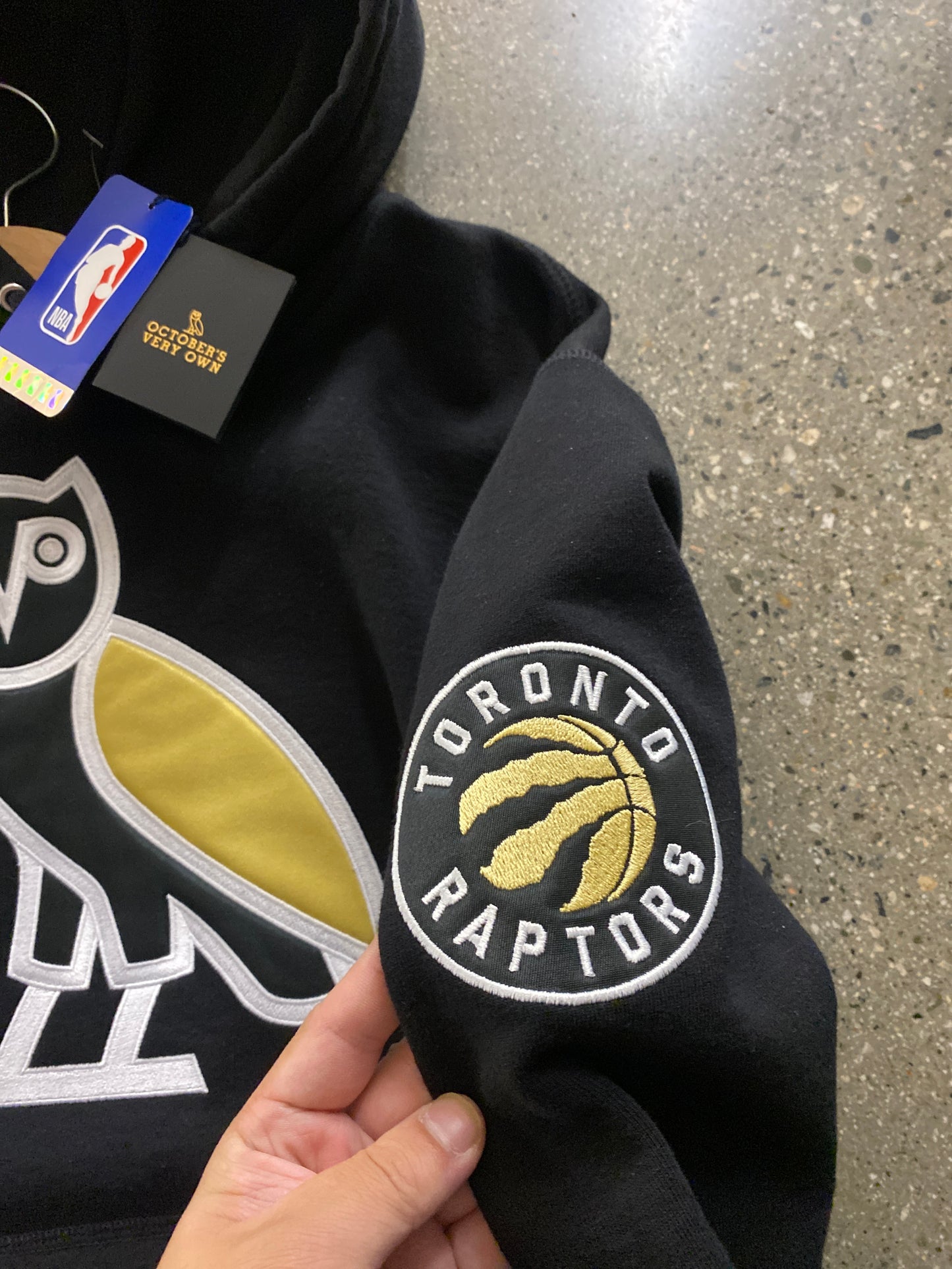 (L) BNWT OVO x NBA Raptors Hoodie