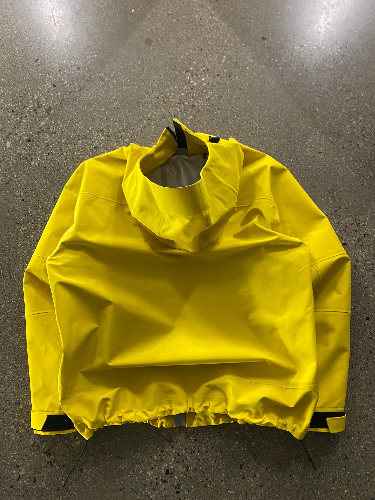 (S/M) Stussy Yellow Goretex Rain Jacket SS26