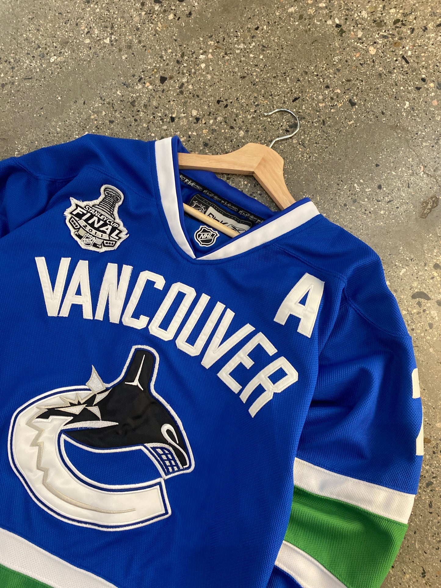 (L/XL) Vancouver Canucks Daniel Sedin Stanley Cup Finals Jersey