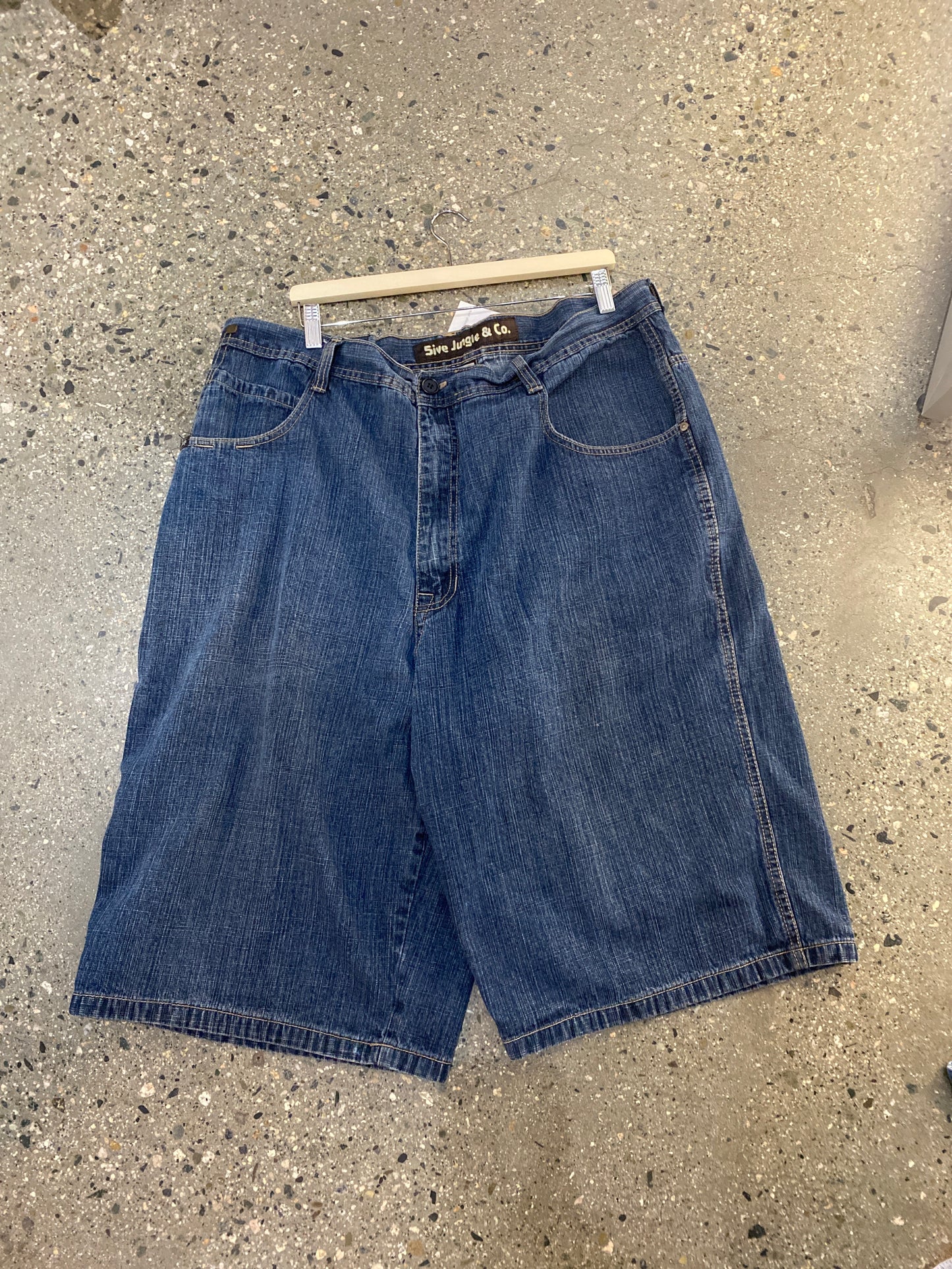 (44”) Baggy 5ive Jungle Crazy Design Jorts