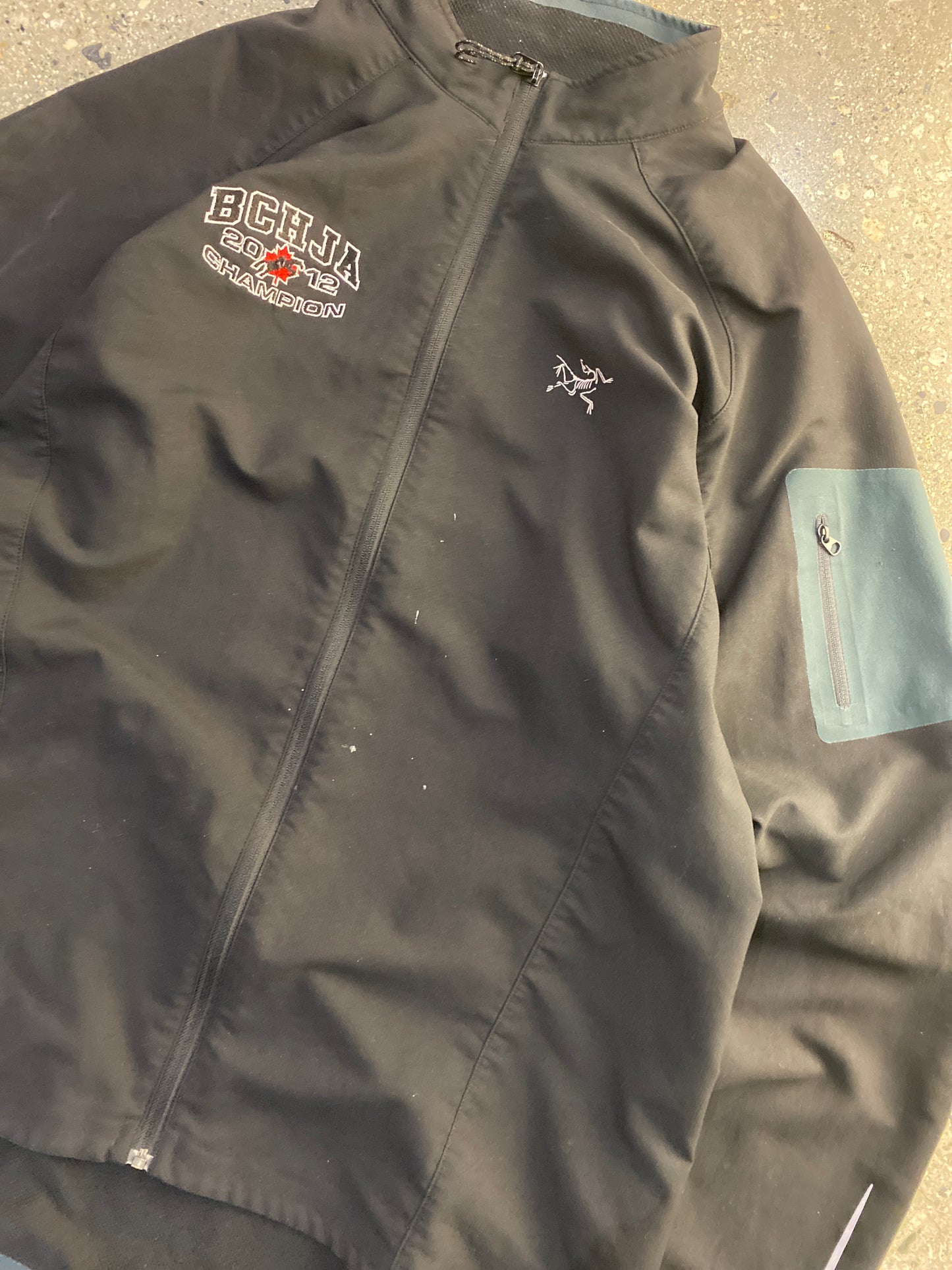 (L) FW11 - Arc’teryx Zip up Light Jkt Hockey Warmup