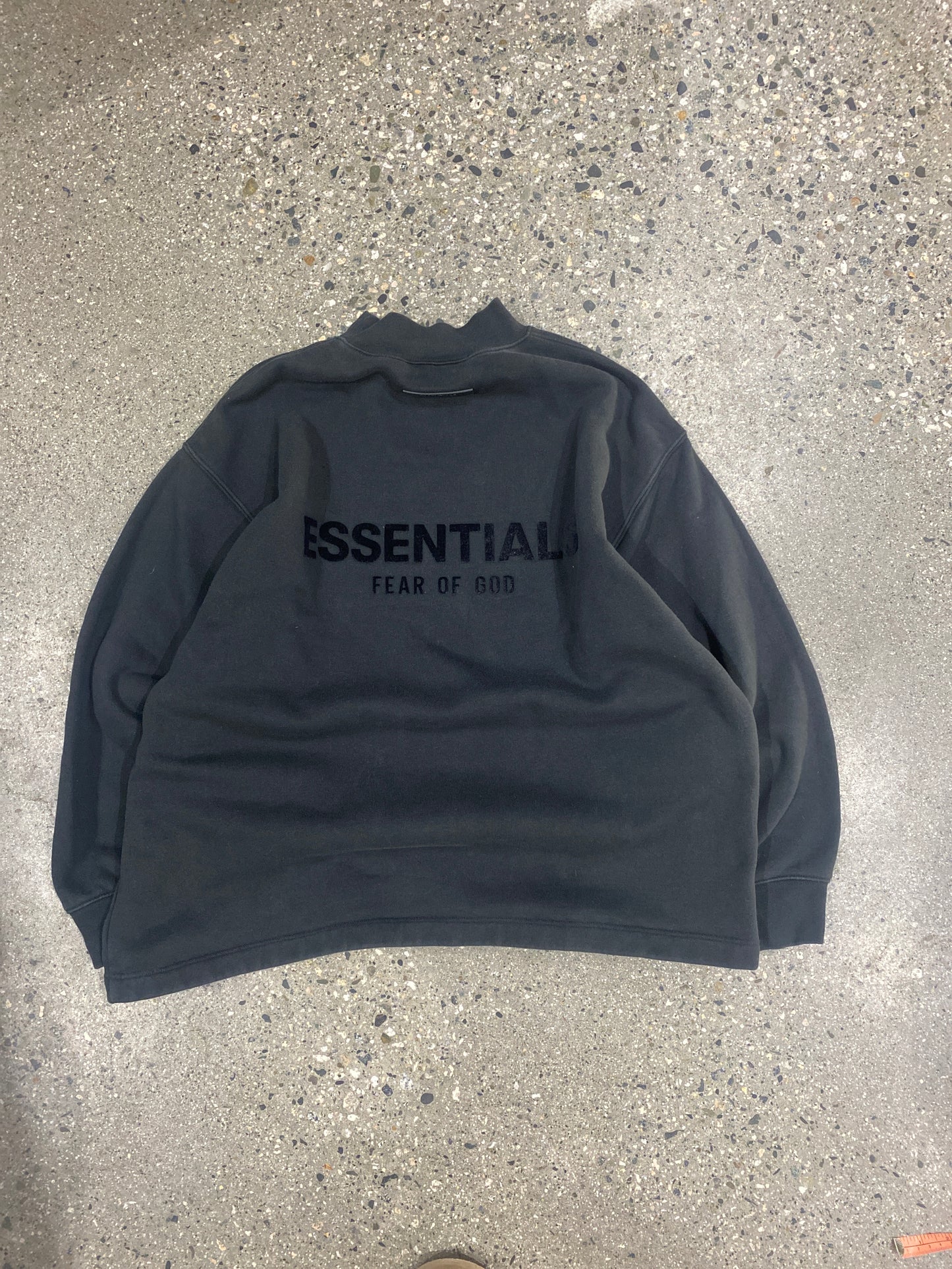(S) Essentials in Dust Bag Mockneck