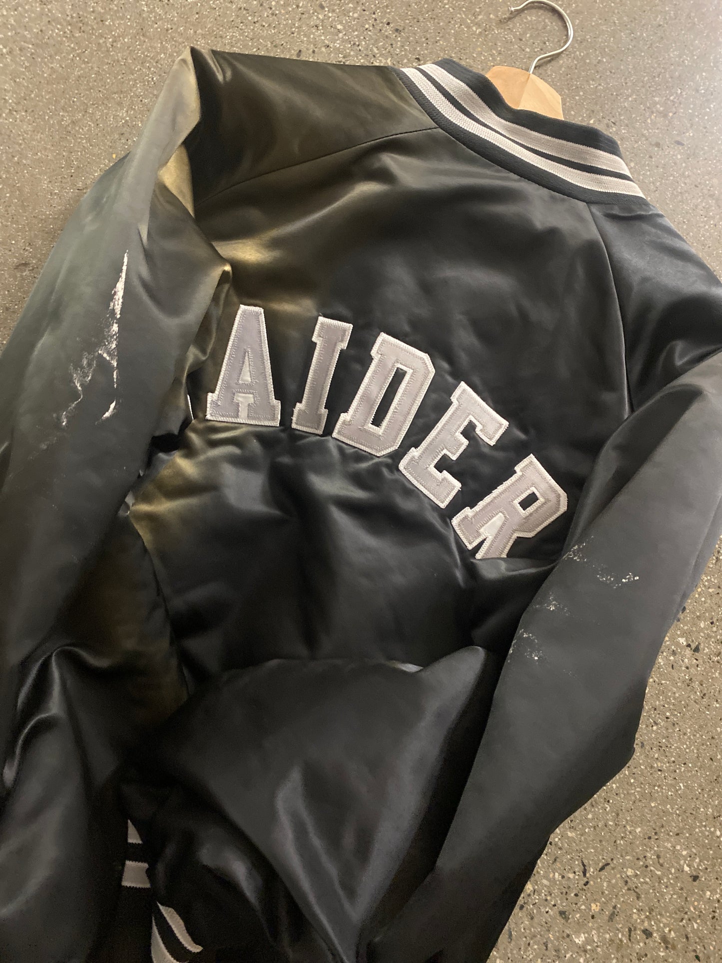 (M) Chalkline 1990s Raiders Satin Bomber ( as is )