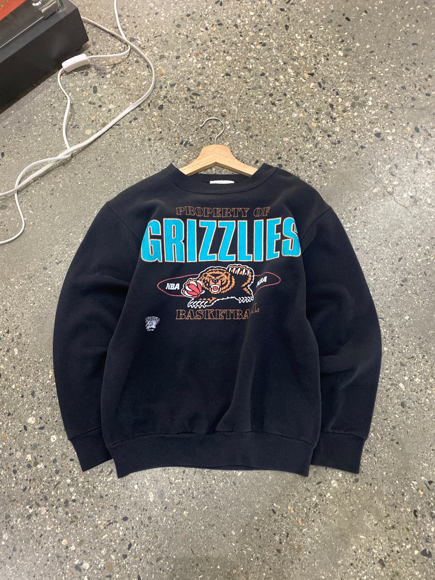 (XXS/XS) 90's Vancouver Grizzlies Graphic Crewneck