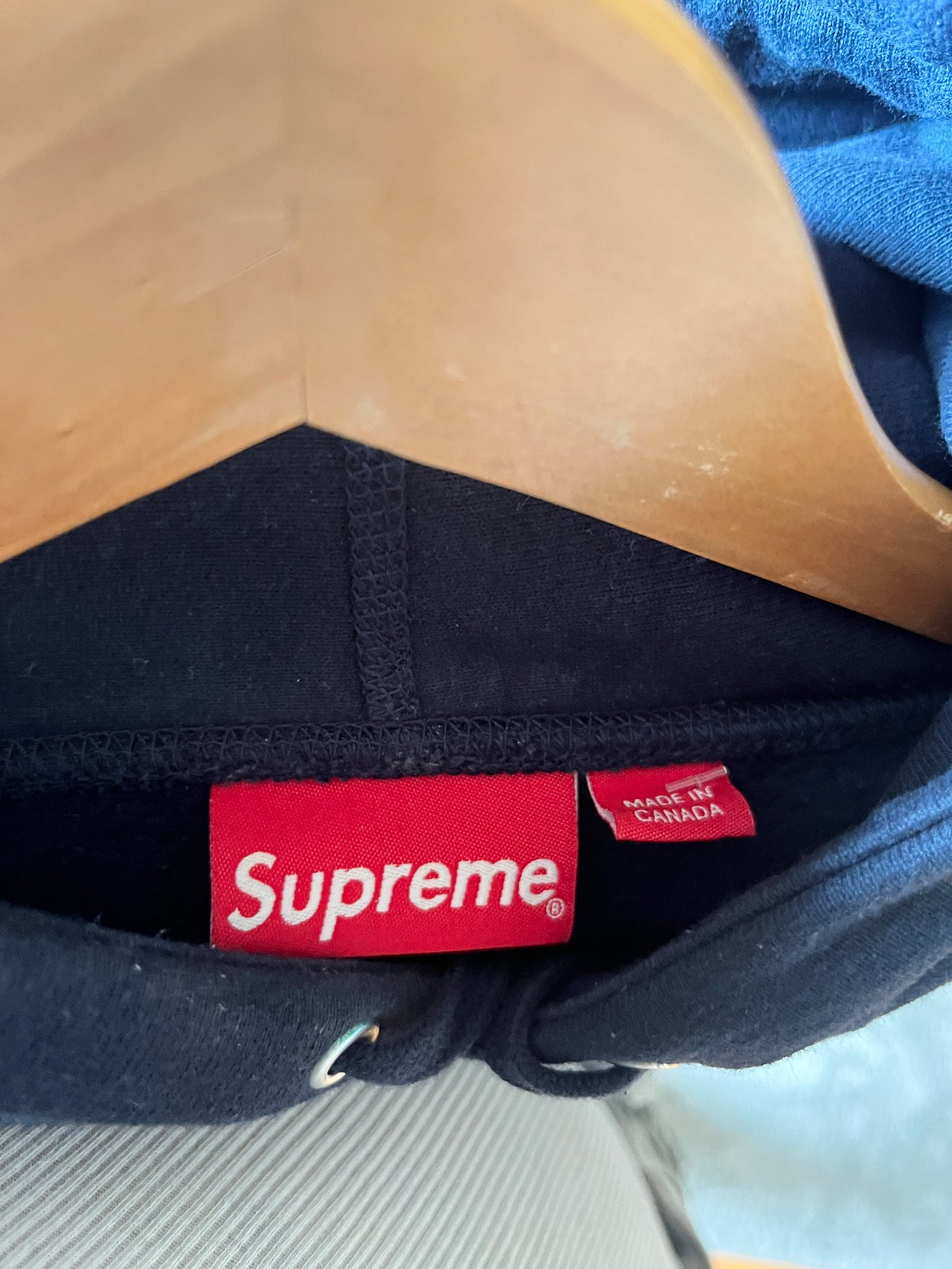 (L) Supreme Arm Script Thick Hoodie