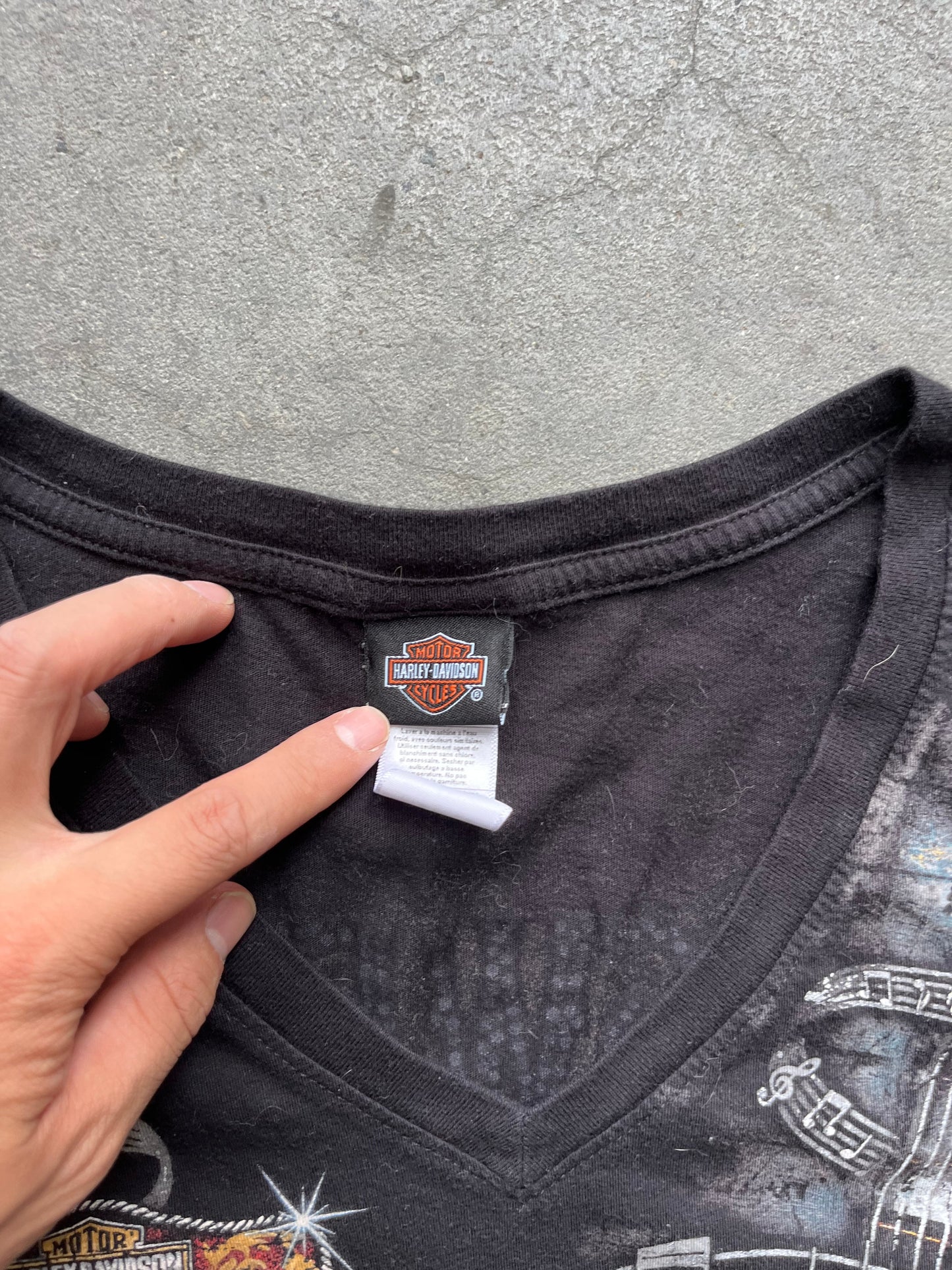 ~ (L) 00s Harley Davidson Music city Top