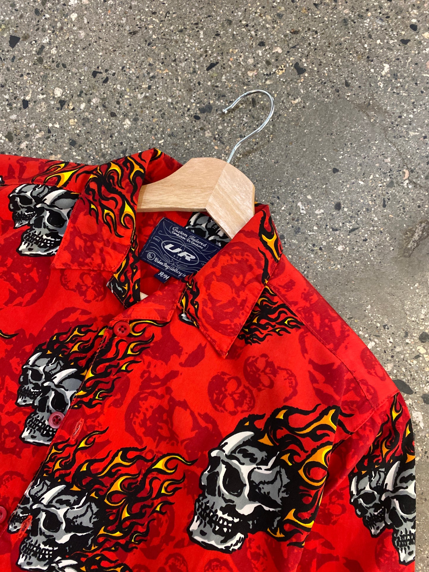(s) Bf113 - skulls button up