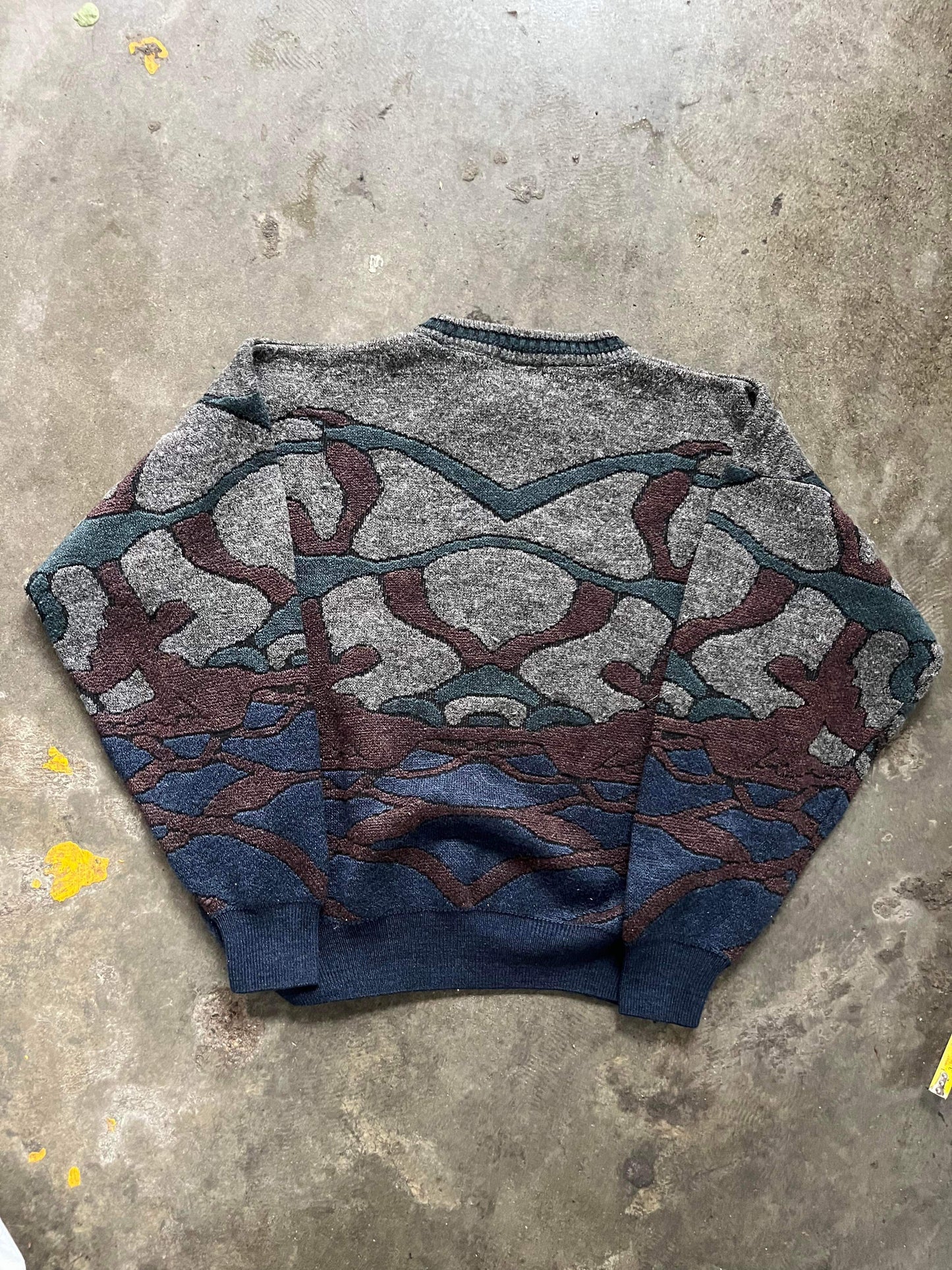(L) Vintage Textured Abstract Knit