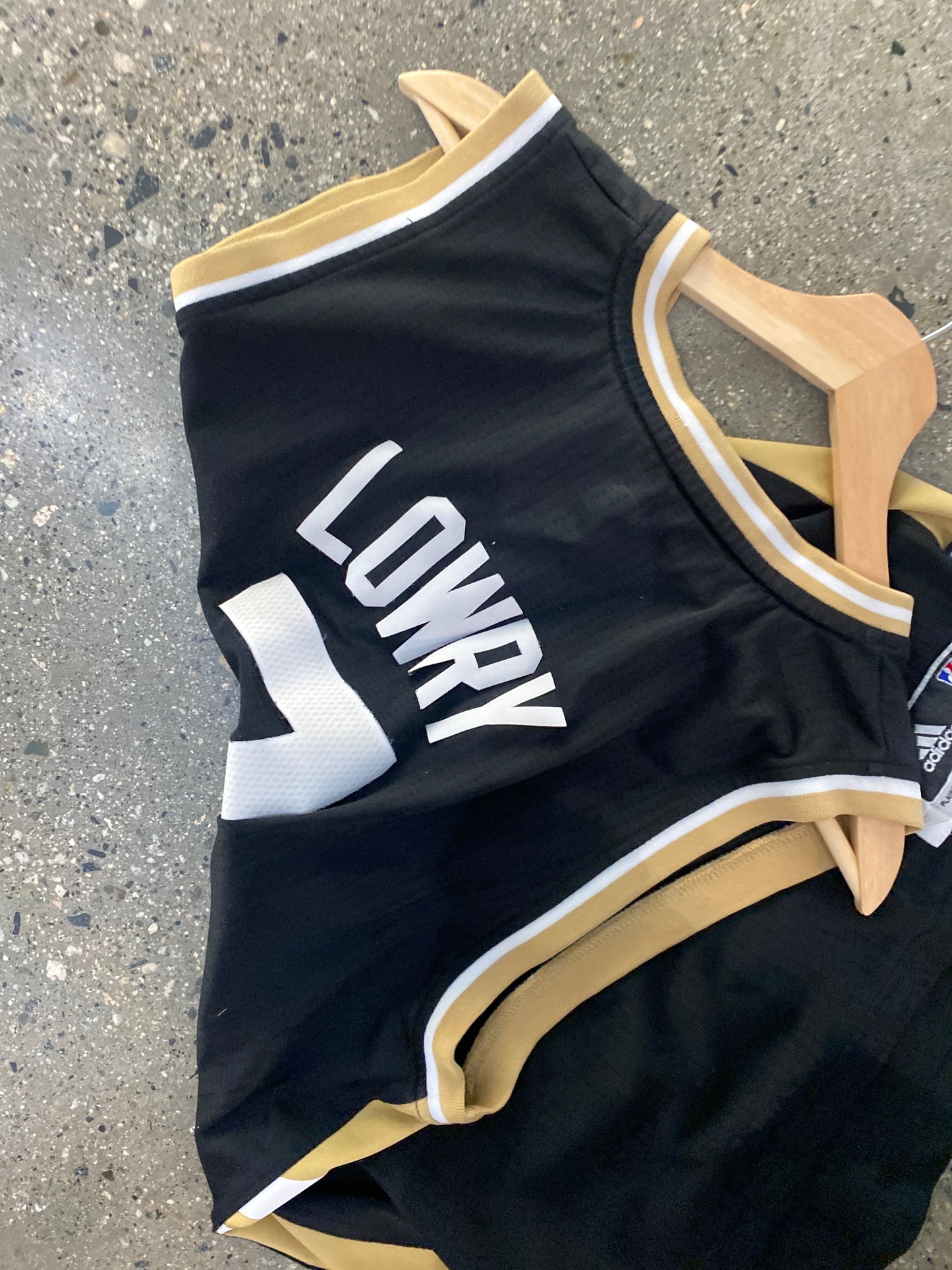 (L/XL) 00s Toronto Raptors Jersey *As Is