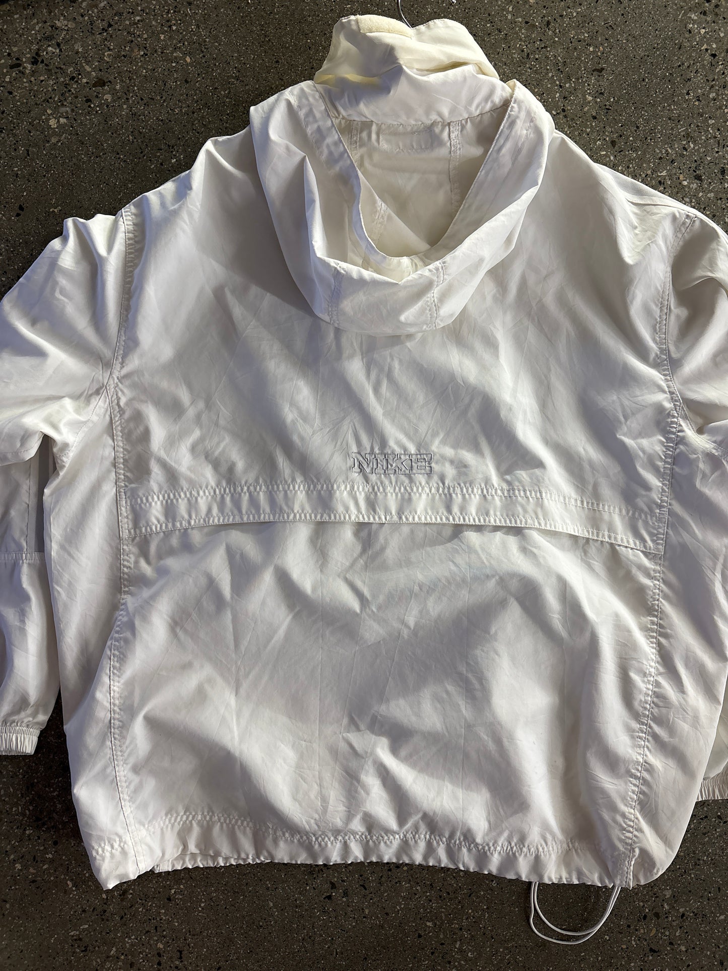 (XL) 2000s Nike White windbreaker with hood
