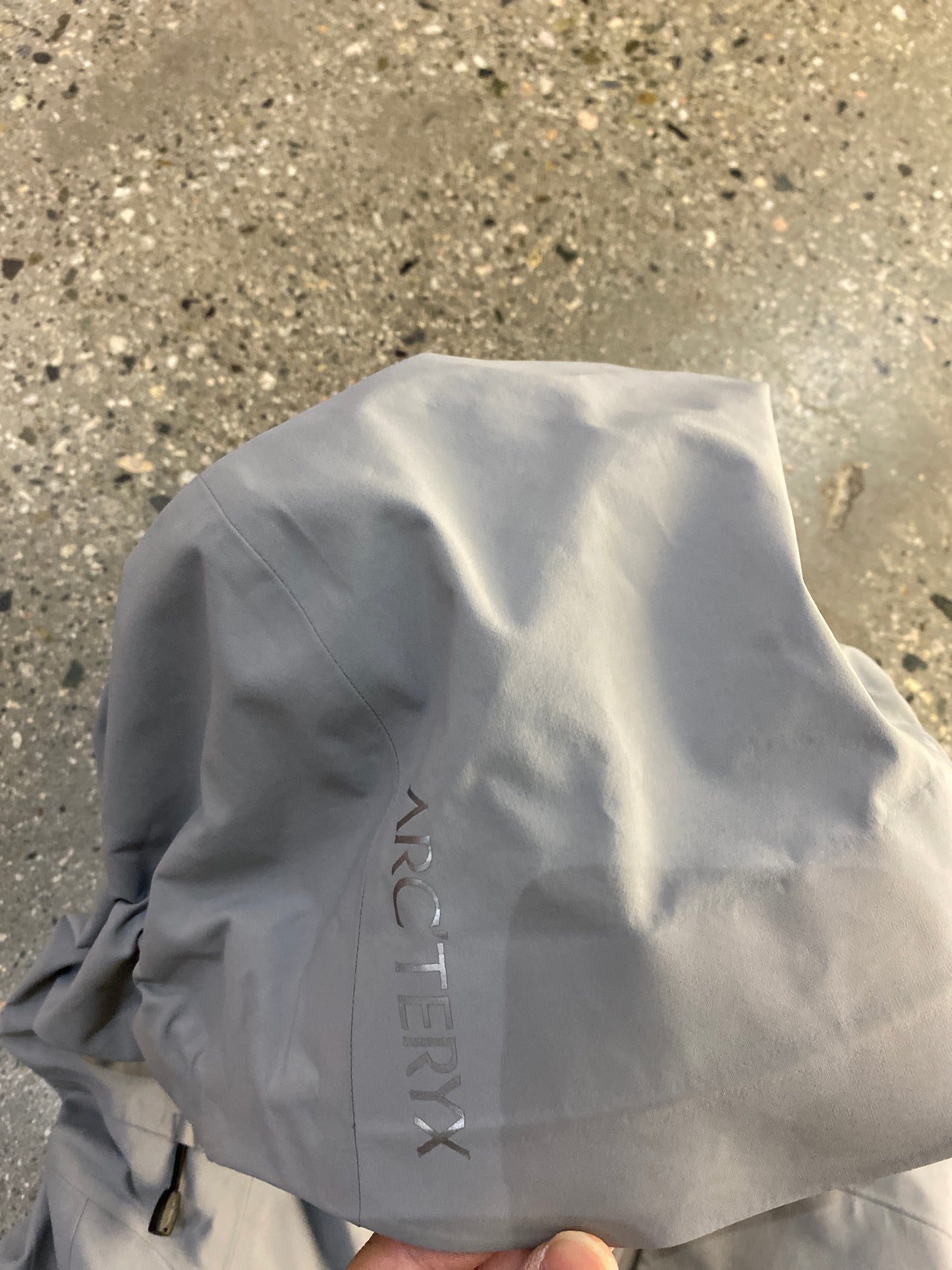 (womens M ) FW25 - Arc’teryx Sample Goretex Beta SL