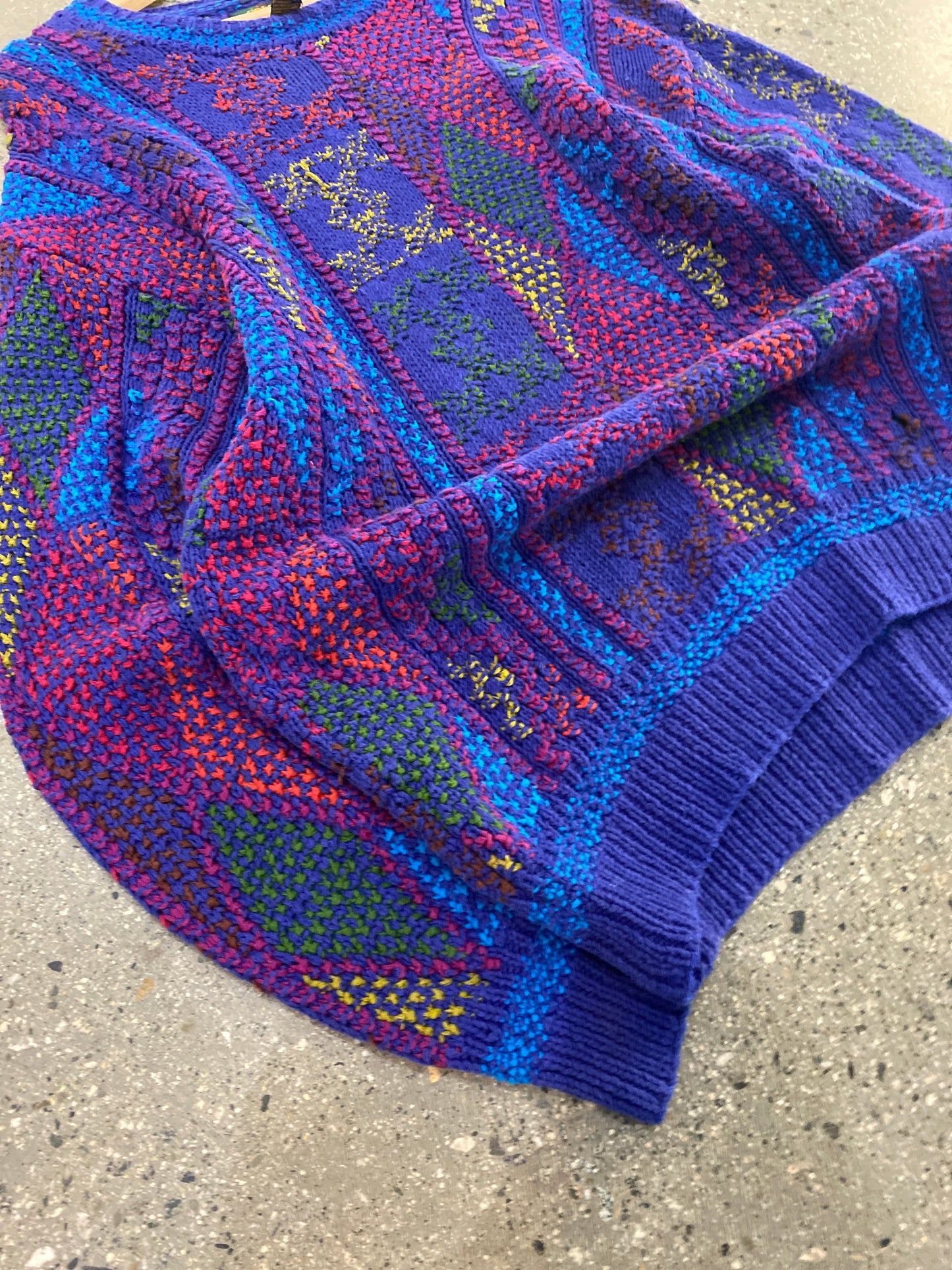 (L) Alexander Julian Vibrant Colorful Texture Knit