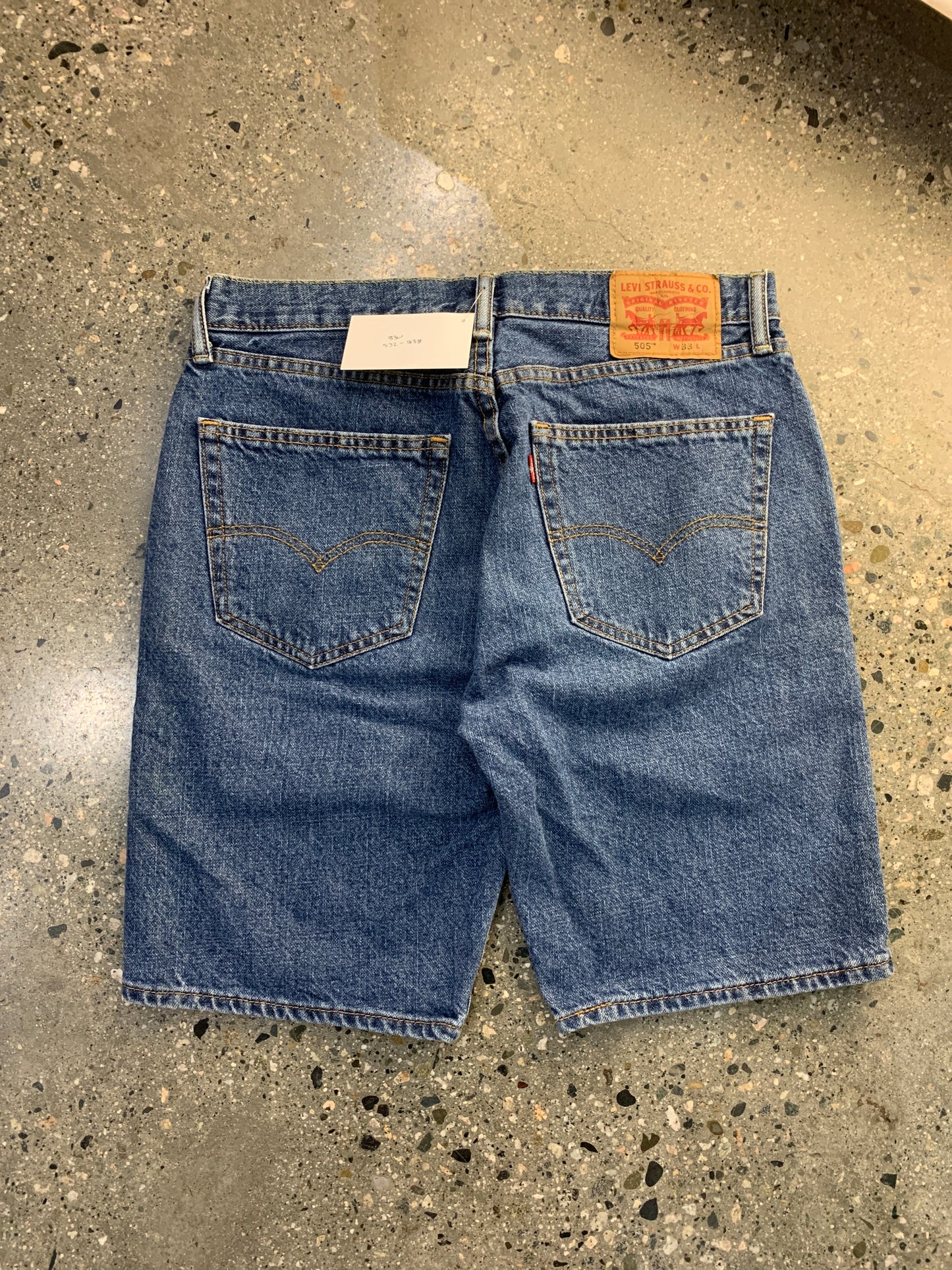 S32 - 33w Levi 505 Jort