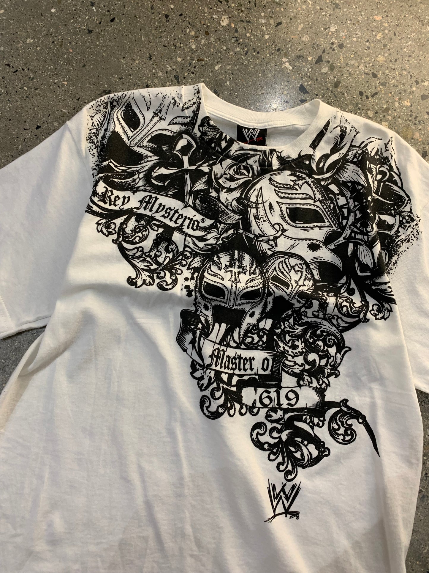 (S/M) BNWT Y2K Style WWE Tee