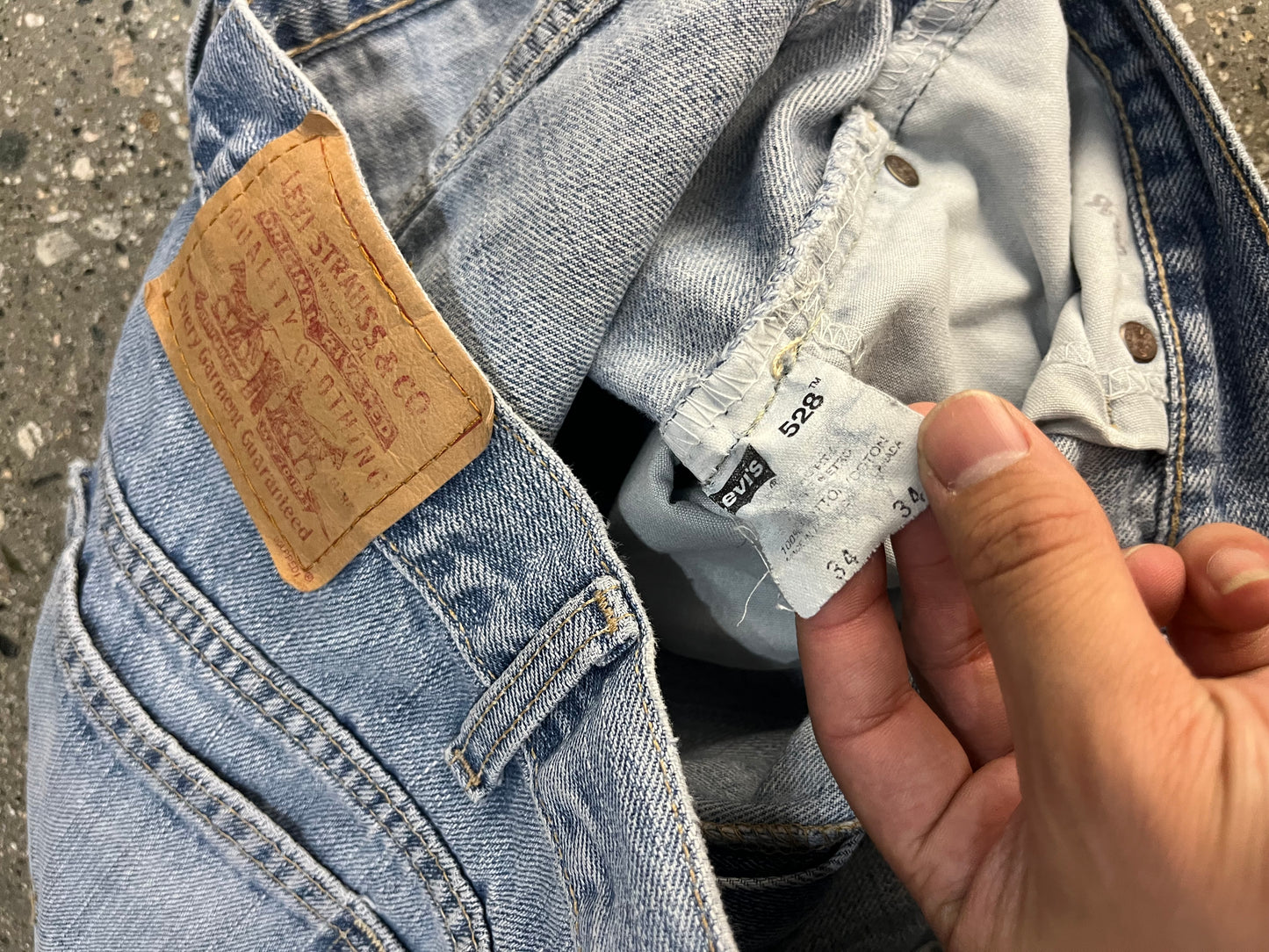 (W34”) Levi’s Light wash Denim