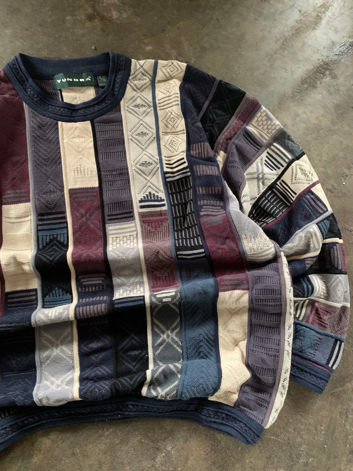 (L/XL) 90’s Tundra Pannelling 3D Coogi Knit